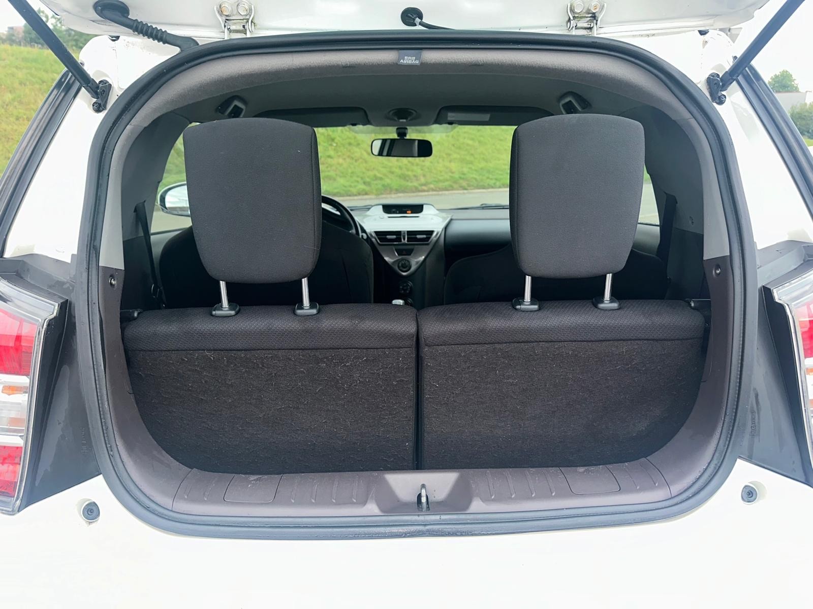 TOYOTA iQ 1.0 VVT-i-image-6