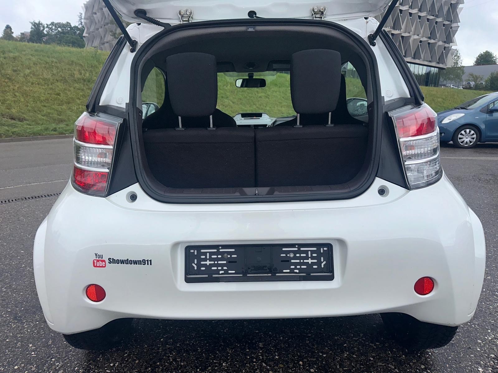 TOYOTA iQ 1.0 VVT-i-image-4