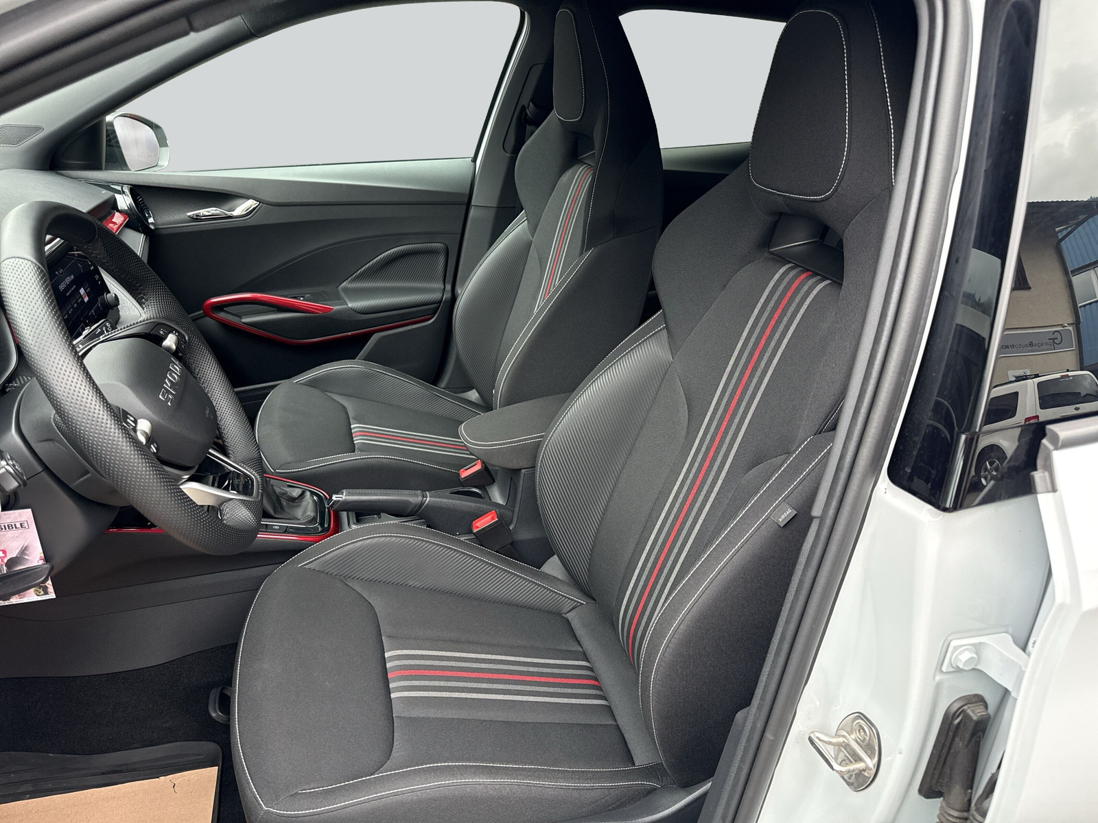 SKODA Fabia 1.0 TSI Monte Carlo DSG-image-9