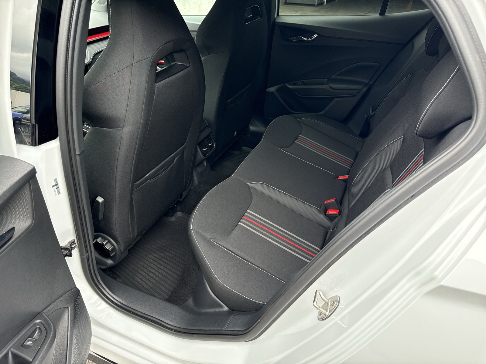 SKODA Fabia 1.0 TSI Monte Carlo DSG-image-10