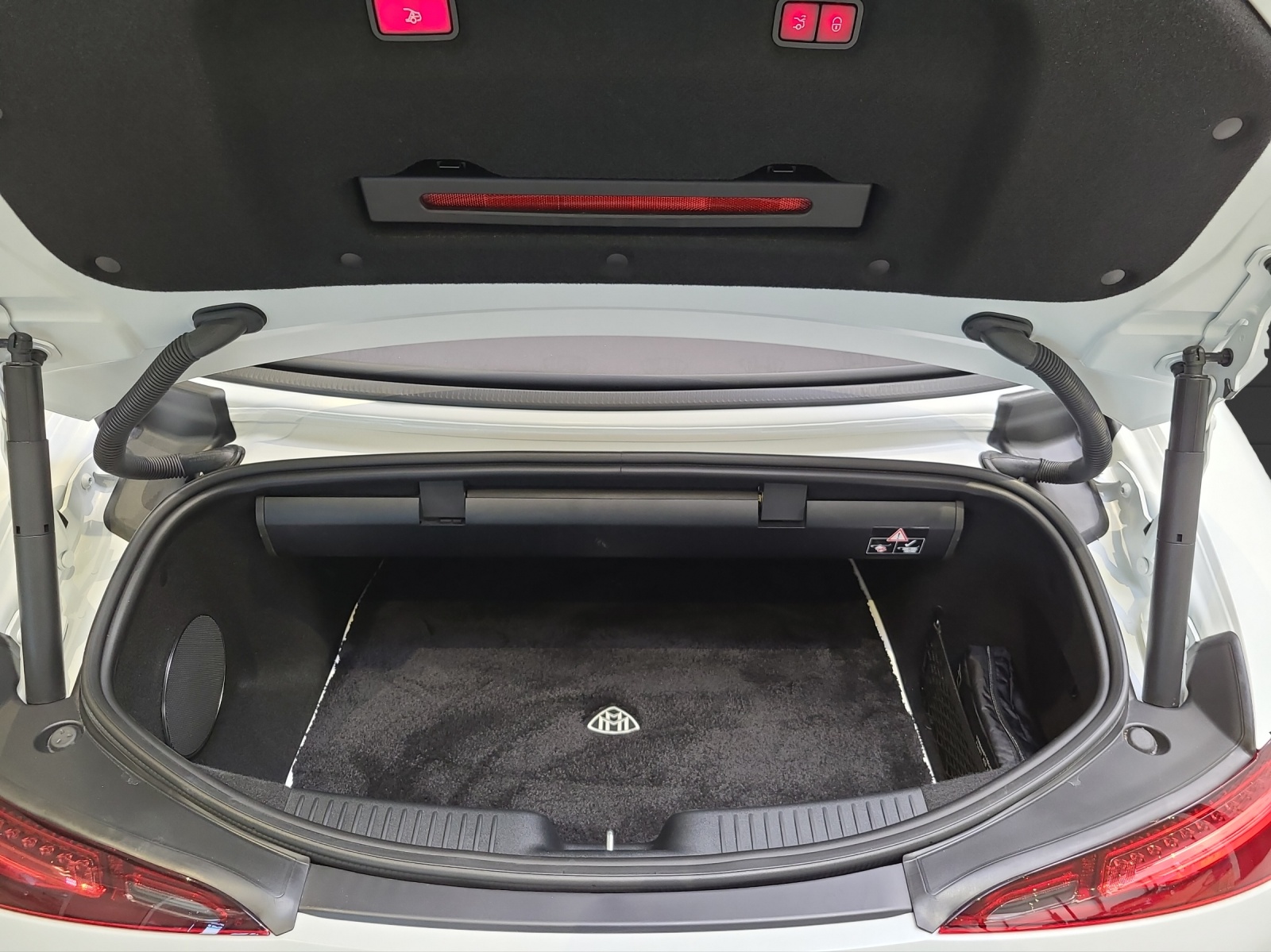 MERCEDES-BENZ SL 680 Maybach Monogram Series-image-4