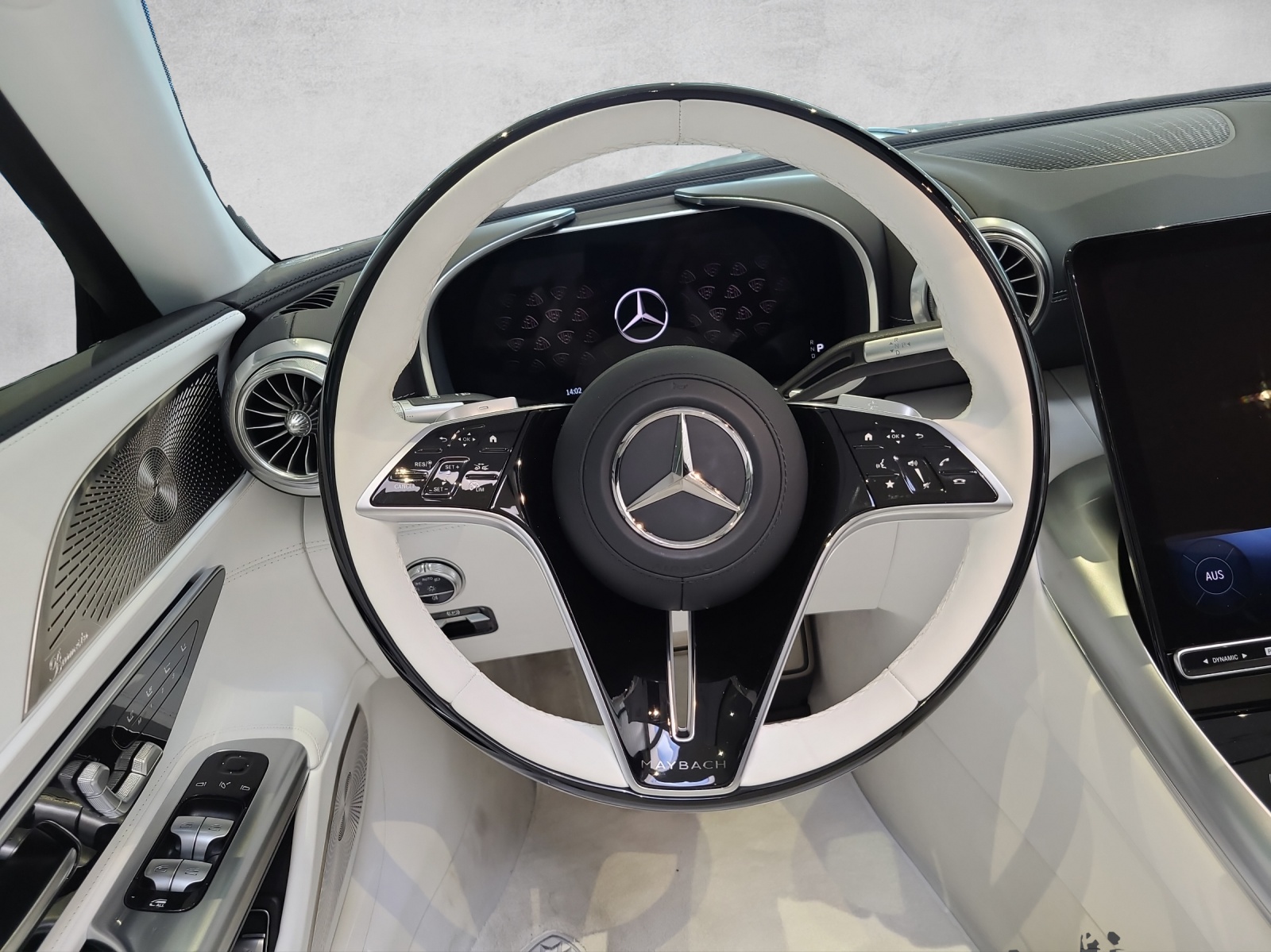 MERCEDES-BENZ SL 680 Maybach Monogram Series-image-3