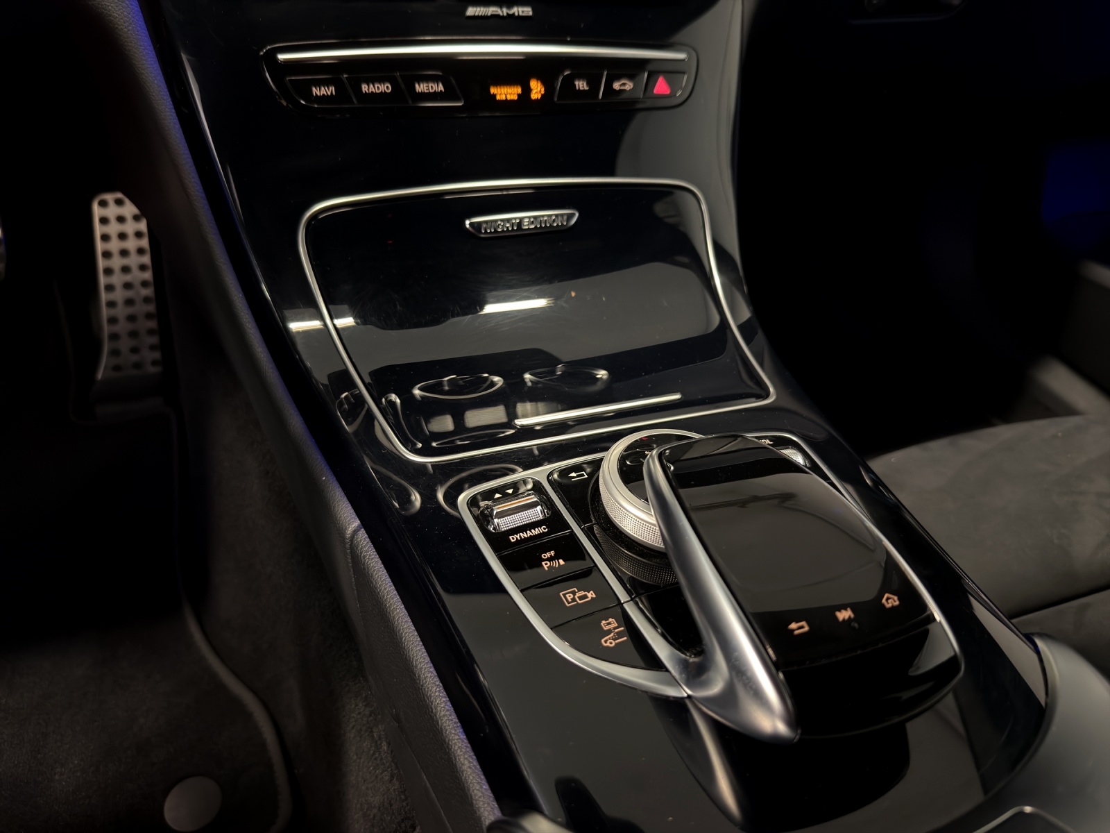 MERCEDES-BENZ C 300 e T-Modell AMG Line 9G-Tronic-image-12