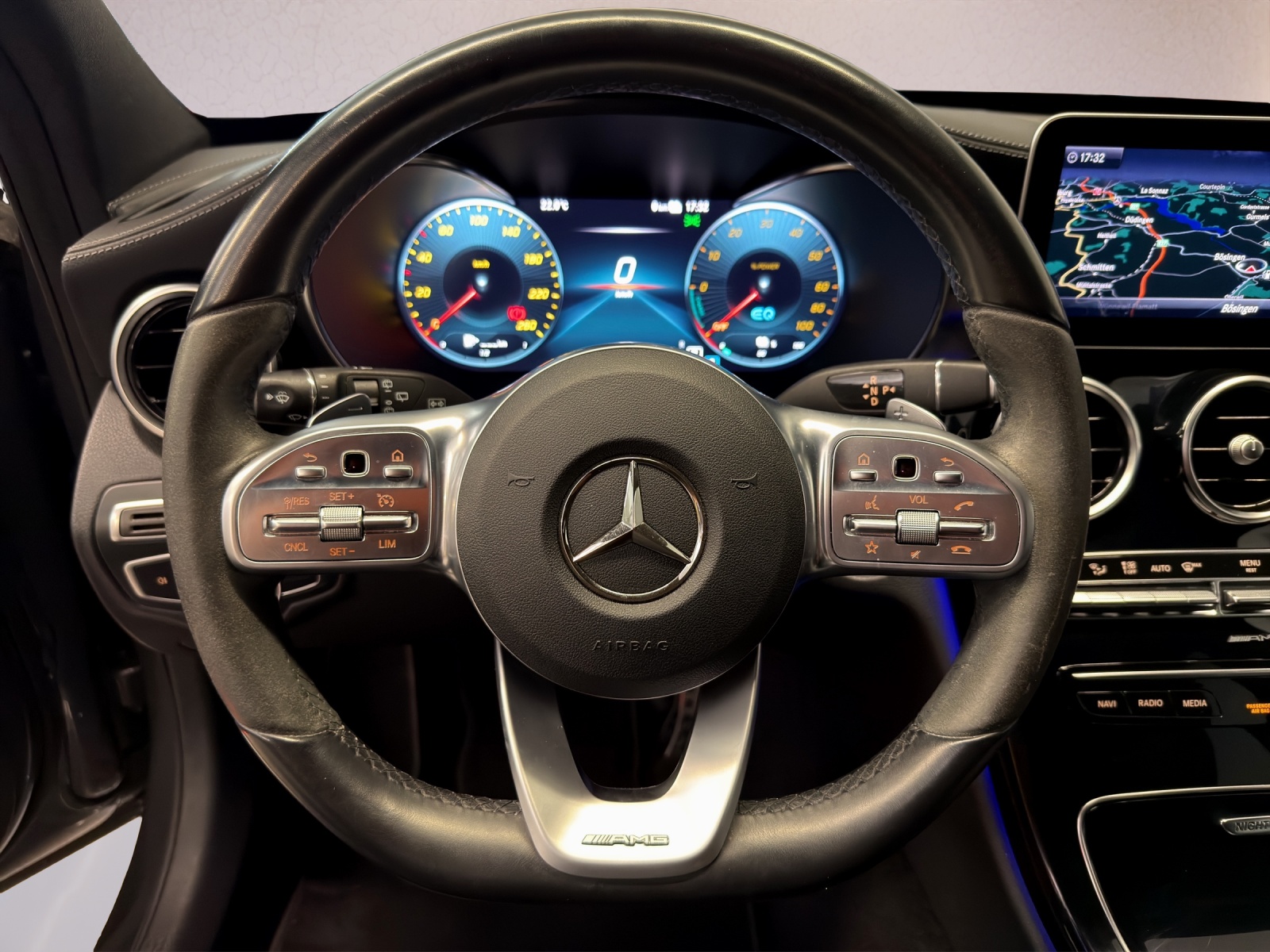 MERCEDES-BENZ C 300 e T-Modell AMG Line 9G-Tronic-image-10