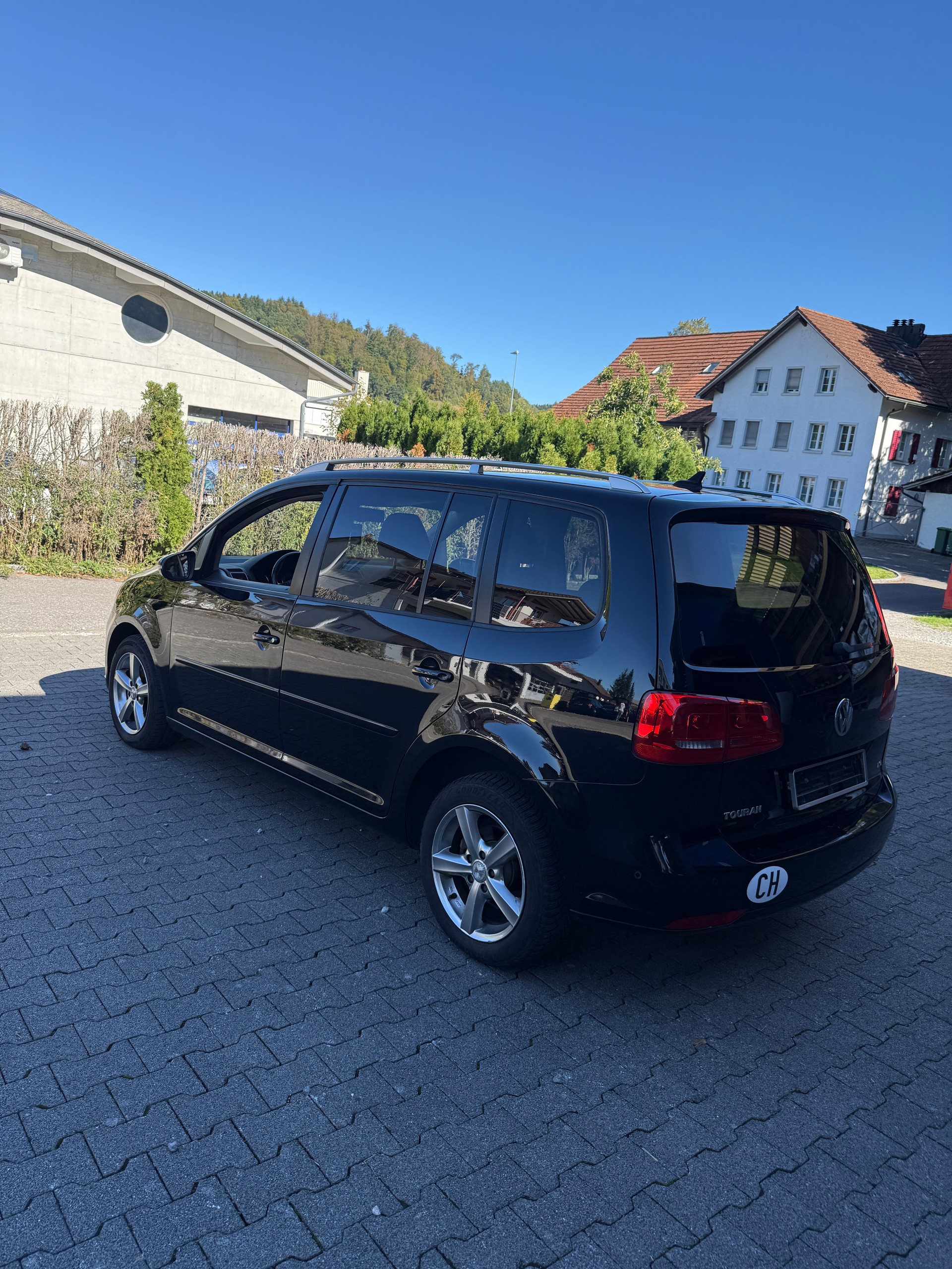 VW Touran 1.4 TSI Highline DSG-image-1