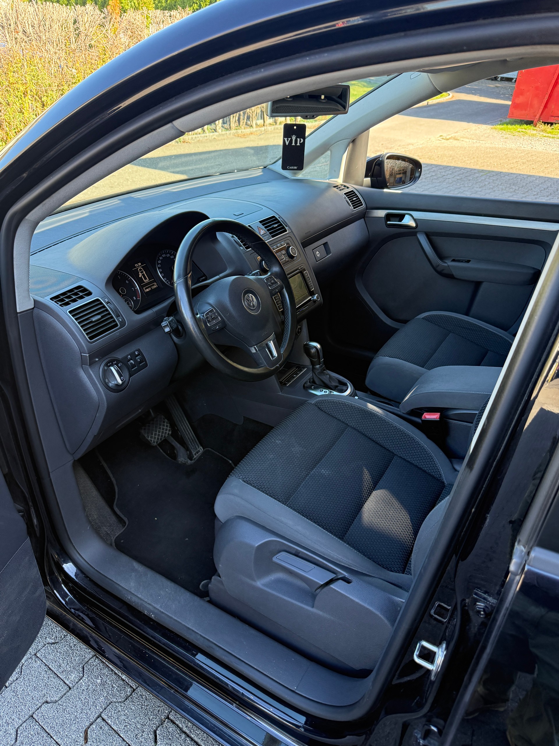 VW Touran 1.4 TSI Highline DSG-image-15