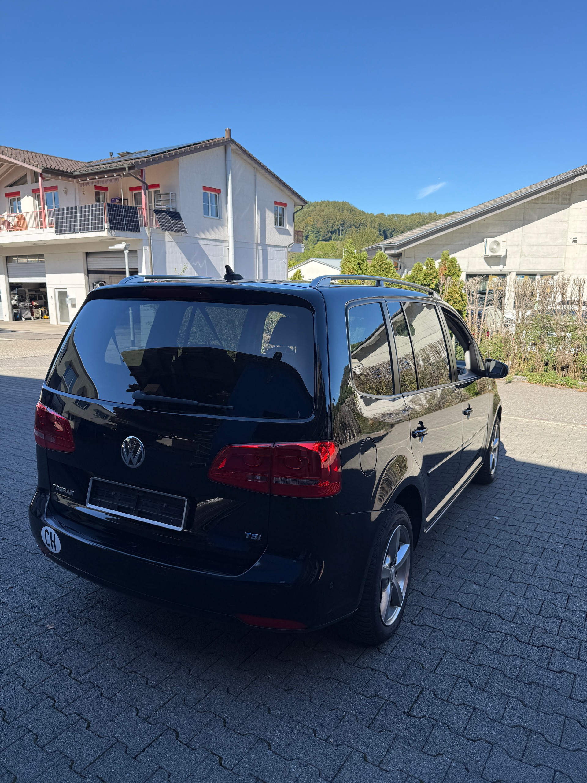 VW Touran 1.4 TSI Highline DSG-image-4