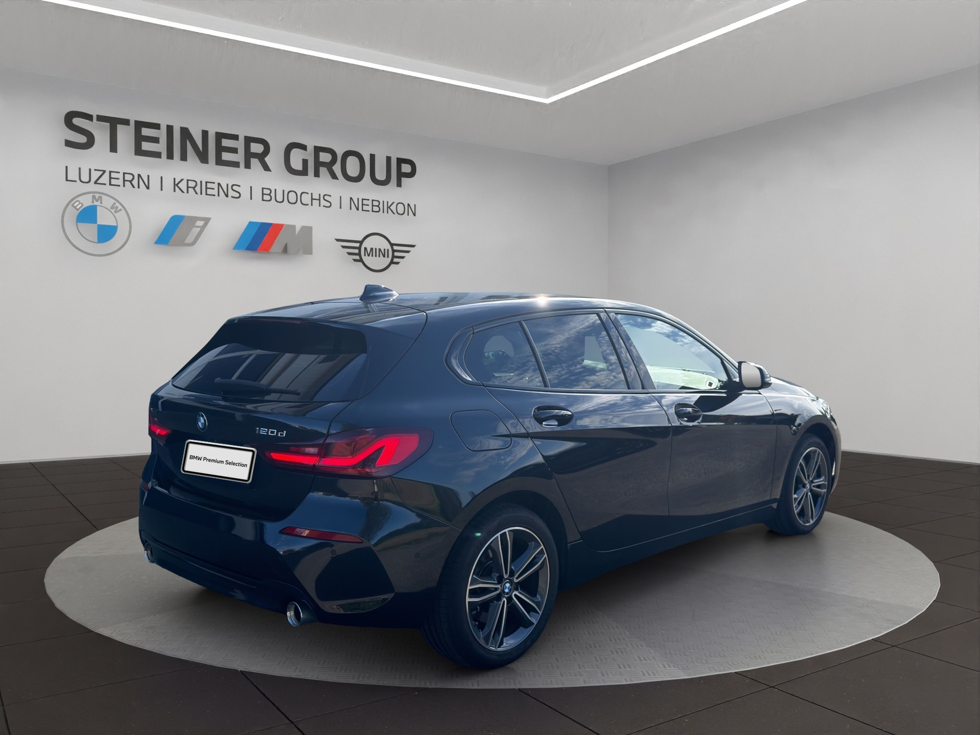 BMW 120d xDrive Steptronic Sport Line-image-4