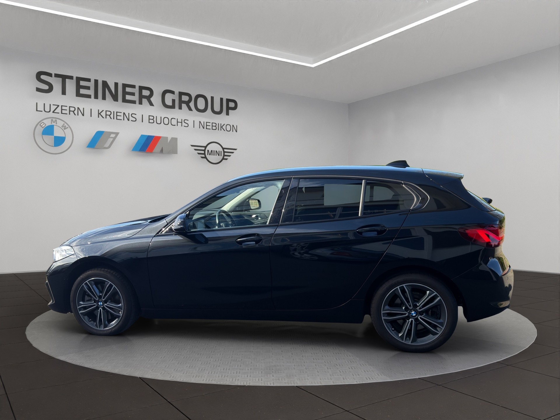 BMW 120d xDrive Steptronic Sport Line-image-7