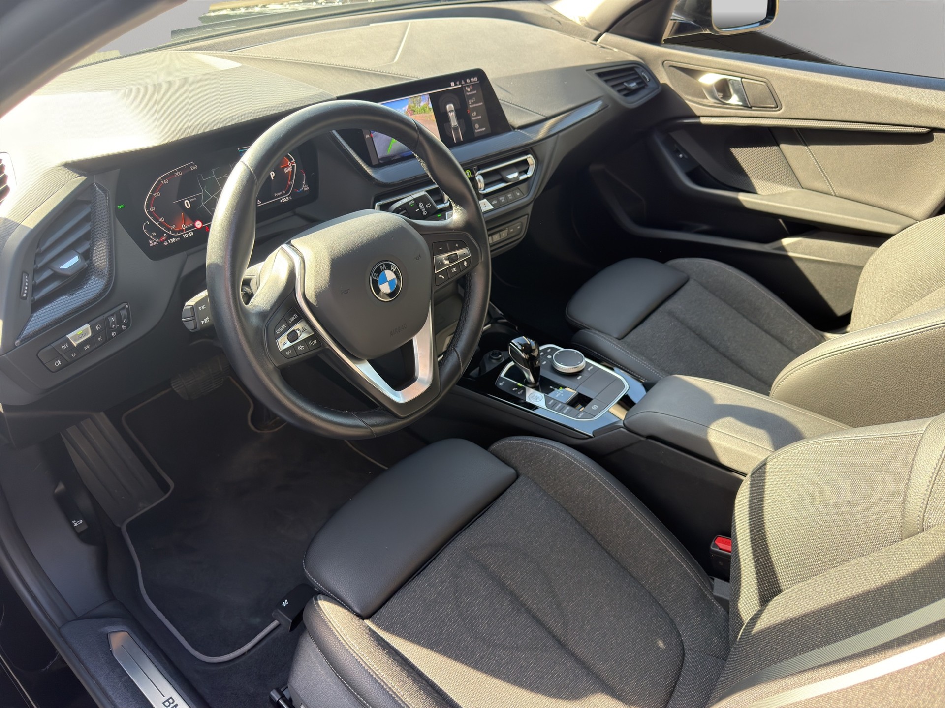 BMW 120d xDrive Steptronic Sport Line-image-10
