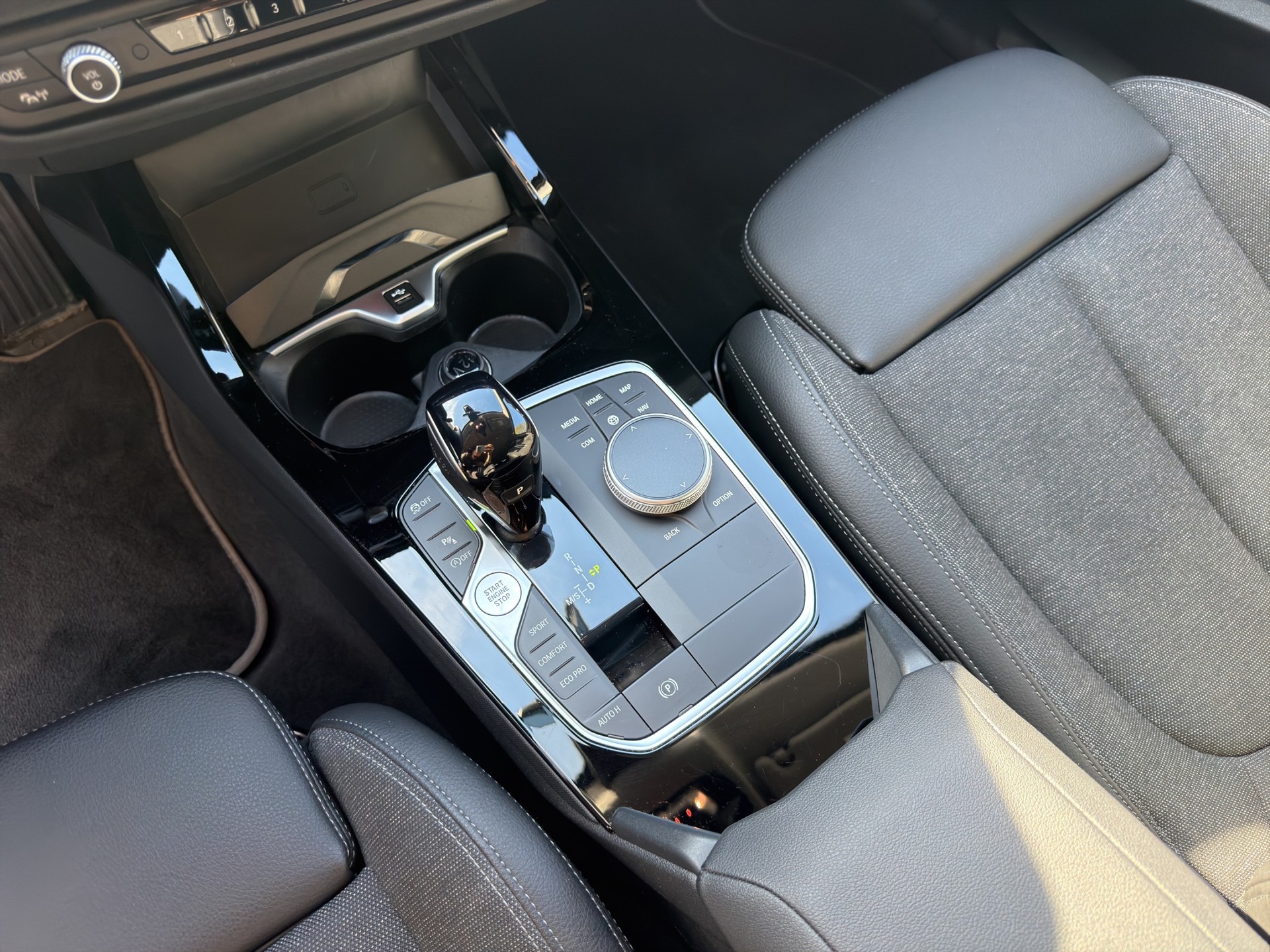 BMW 120d xDrive Steptronic Sport Line-image-13