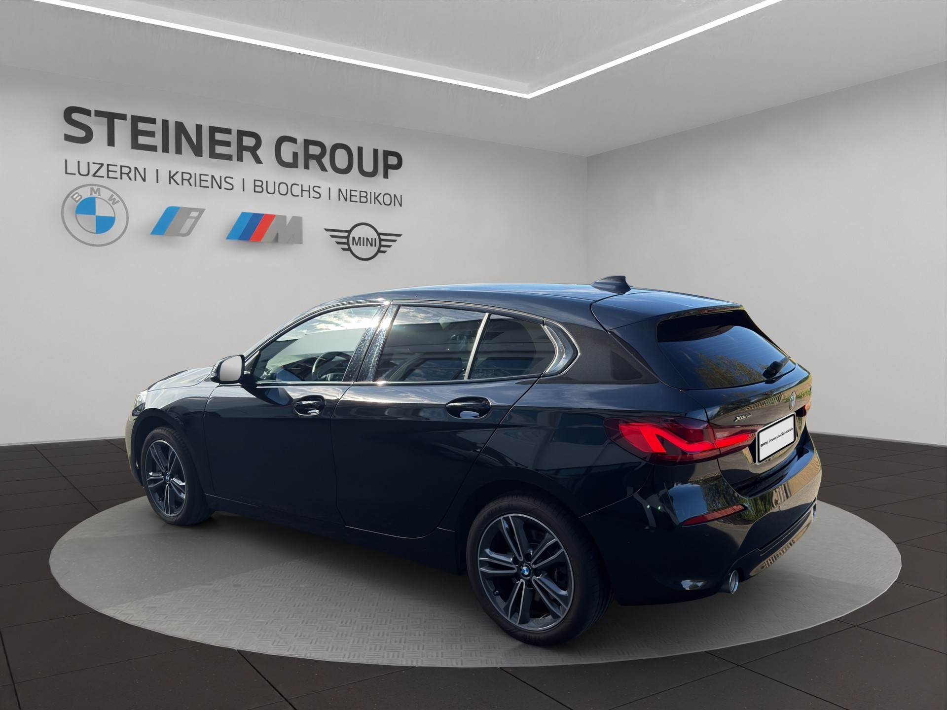 BMW 120d xDrive Steptronic Sport Line-image-6