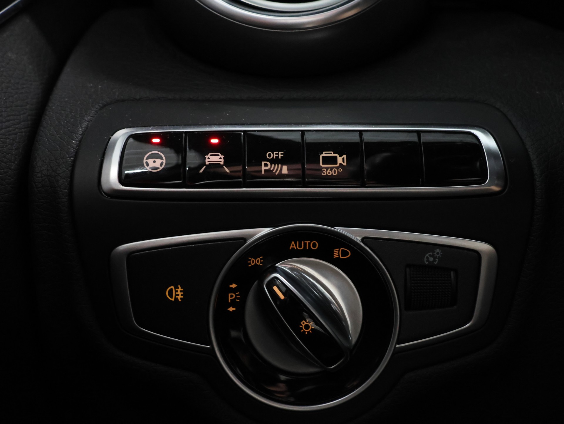 MERCEDES-BENZ C 450 AMG 4Matic 7G-Tronic *DIAMANT-WEISS BRIGHT LACKIERUNG *-image-19