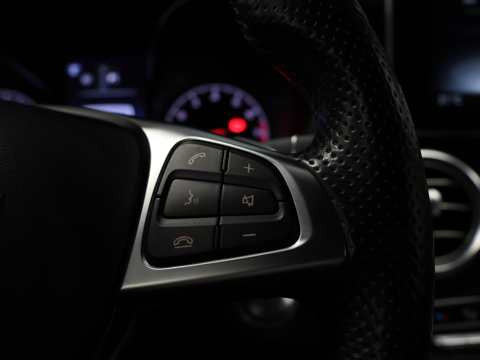 MERCEDES-BENZ C 450 AMG 4Matic 7G-Tronic *DIAMANT-WEISS BRIGHT LACKIERUNG *-image-17