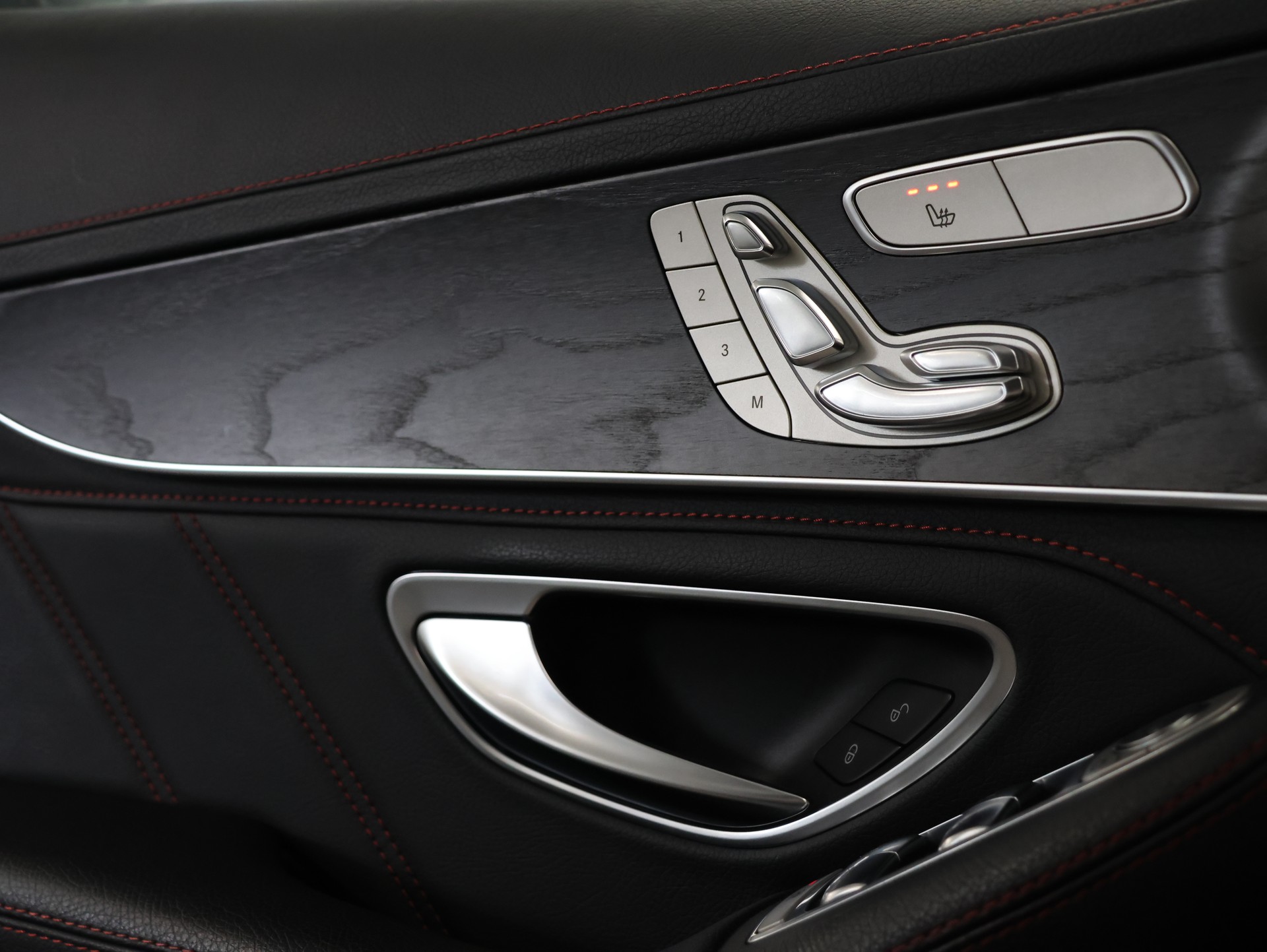 MERCEDES-BENZ C 450 AMG 4Matic 7G-Tronic *DIAMANT-WEISS BRIGHT LACKIERUNG *-image-29
