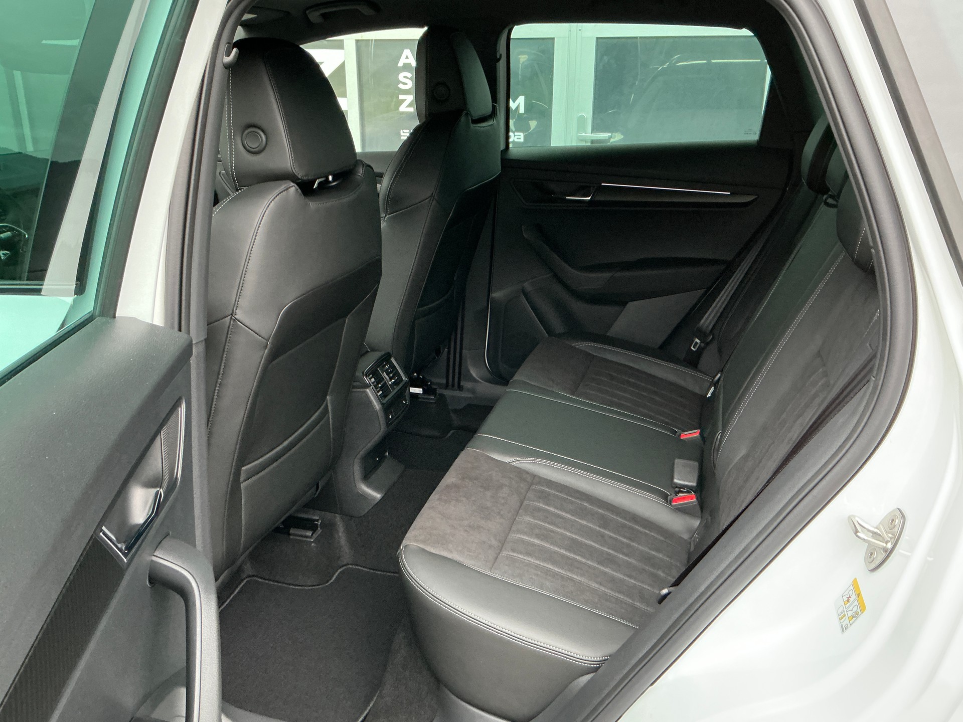 SKODA Karoq 2.0 TSI SportLine 4x4 DSG-image-7