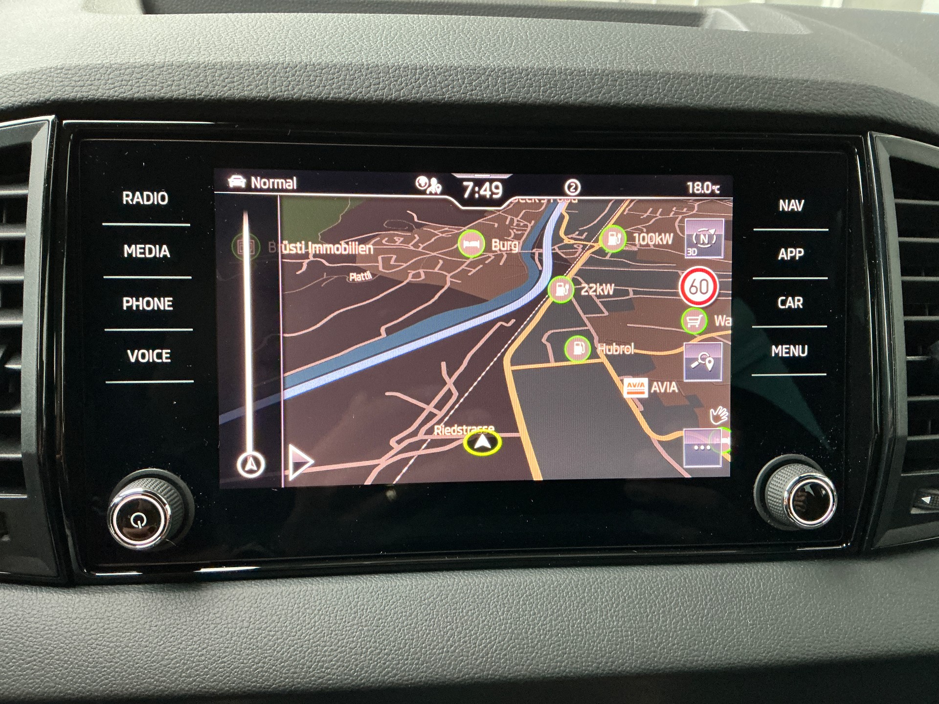 SKODA Karoq 2.0 TSI SportLine 4x4 DSG-image-13