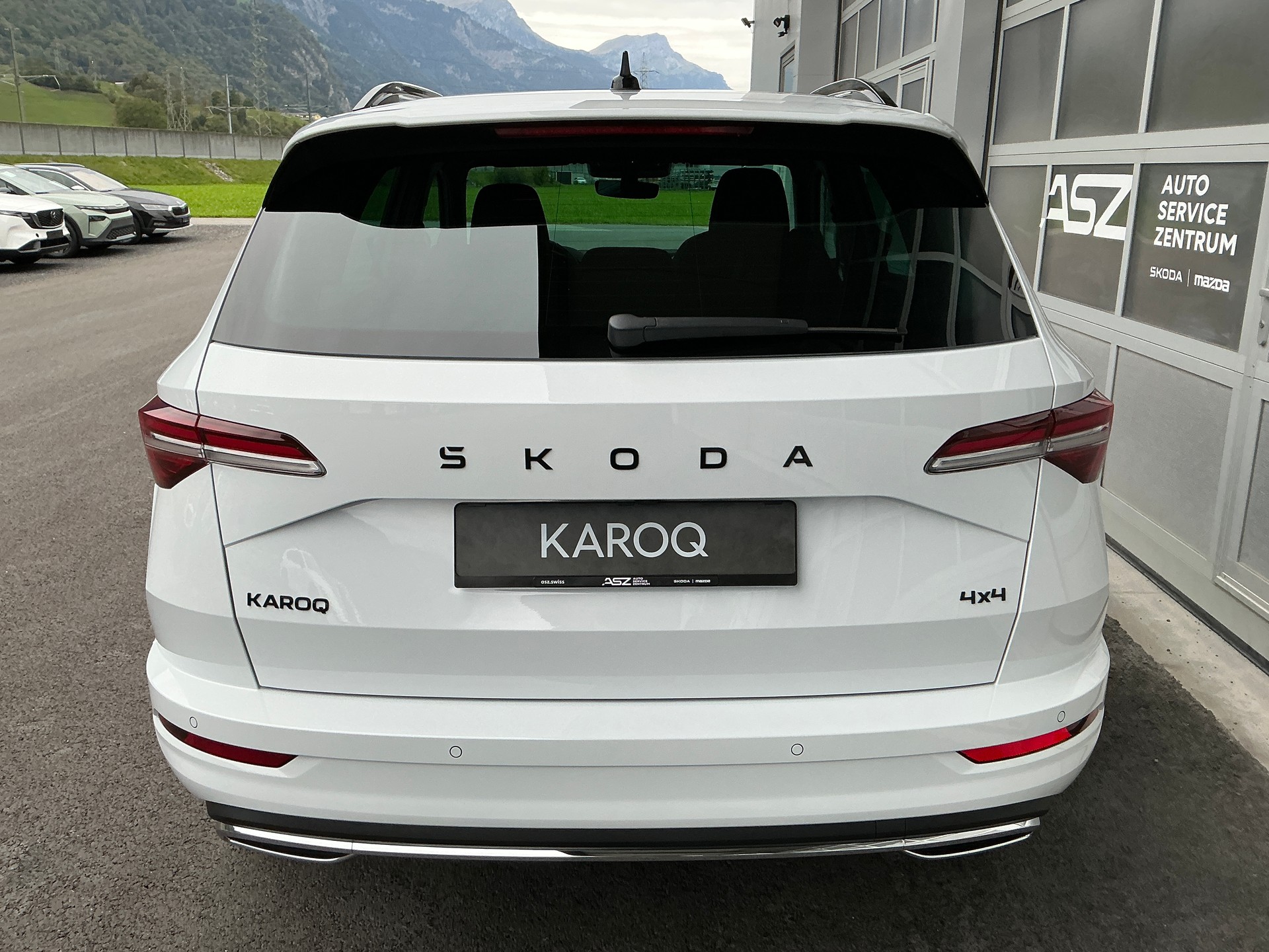 SKODA Karoq 2.0 TSI SportLine 4x4 DSG-image-2