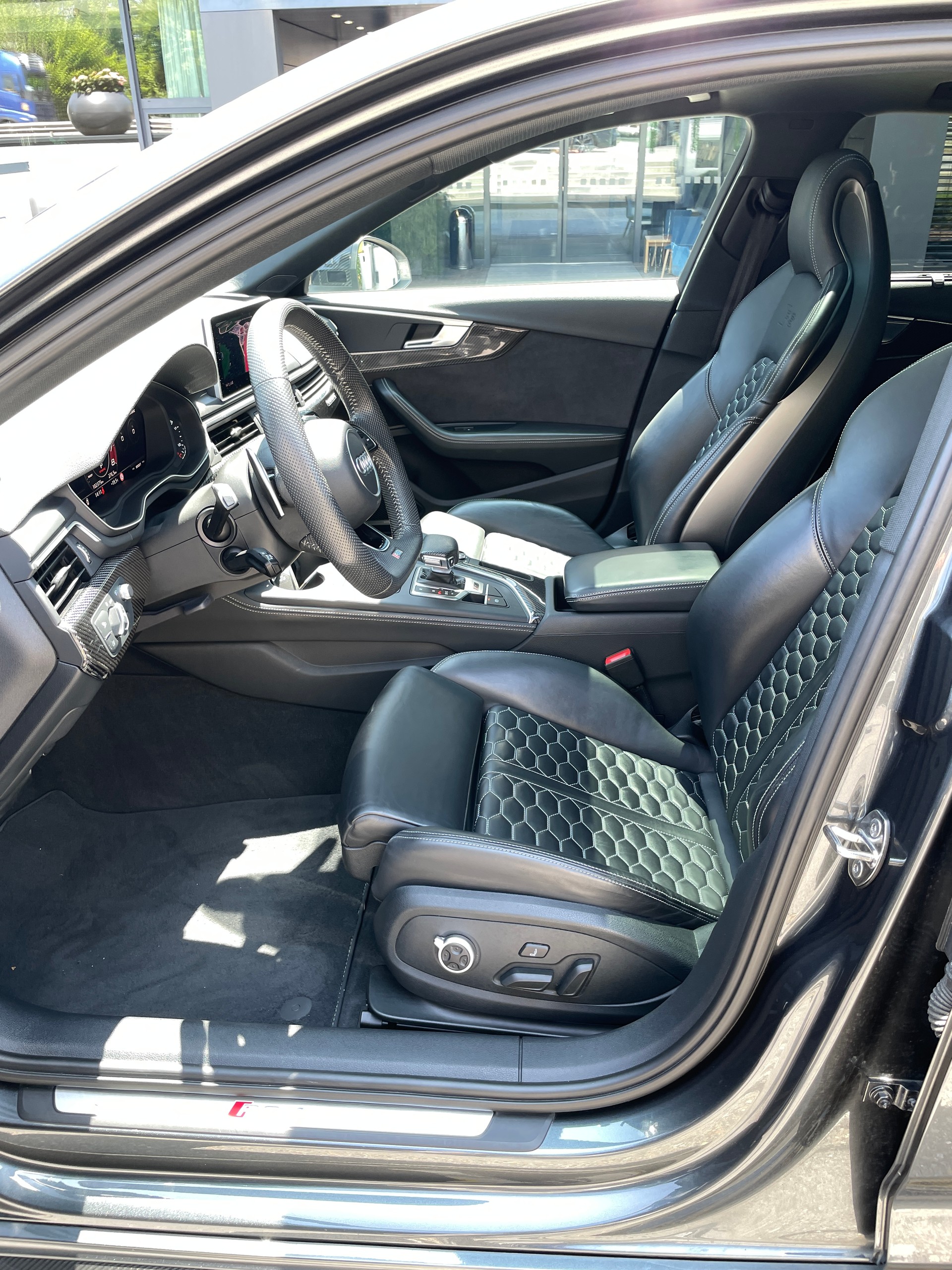 AUDI RS4 Avant 2.9 TFSI quattro tiptronic-image-12