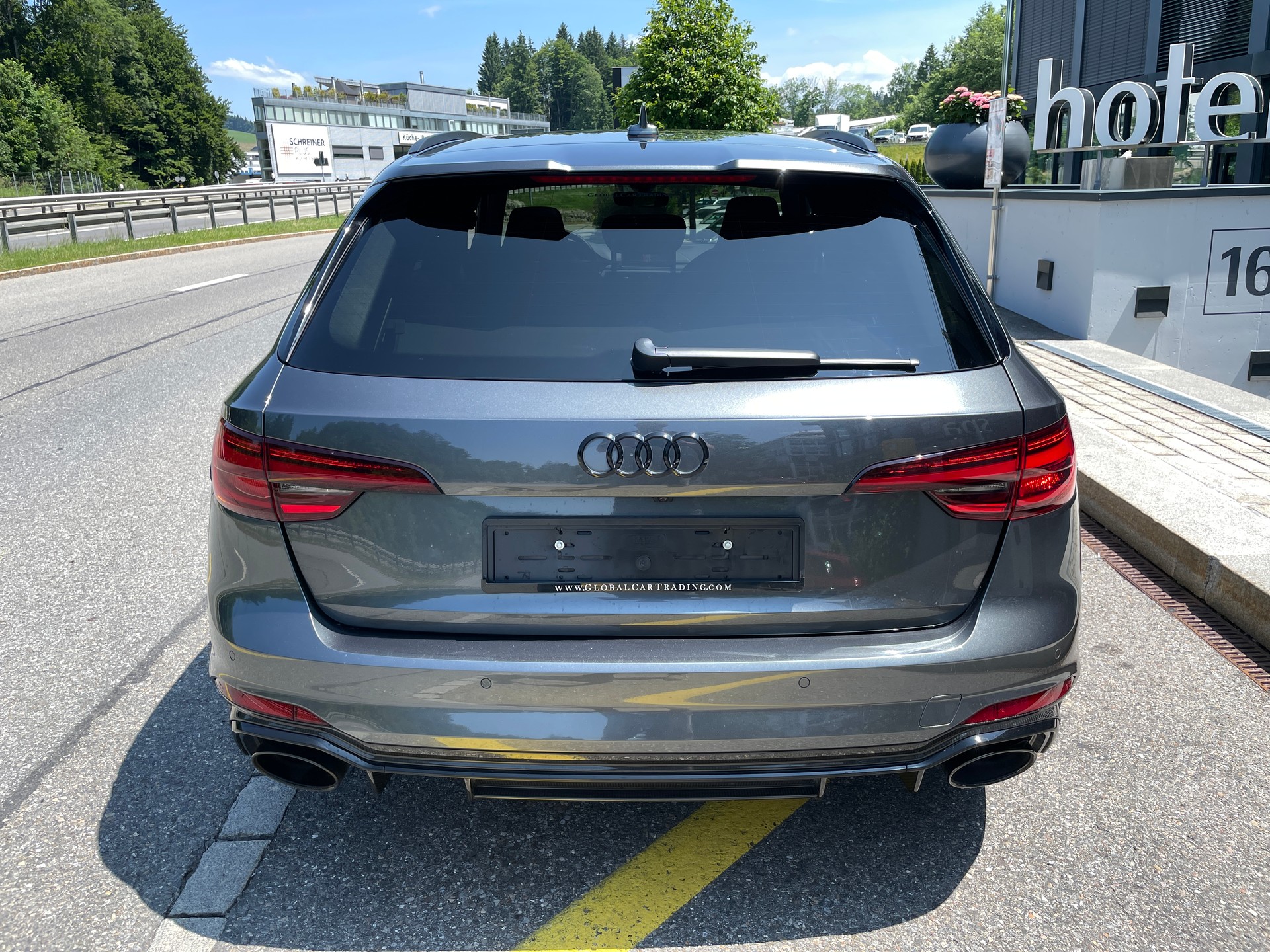 AUDI RS4 Avant 2.9 TFSI quattro tiptronic-image-3