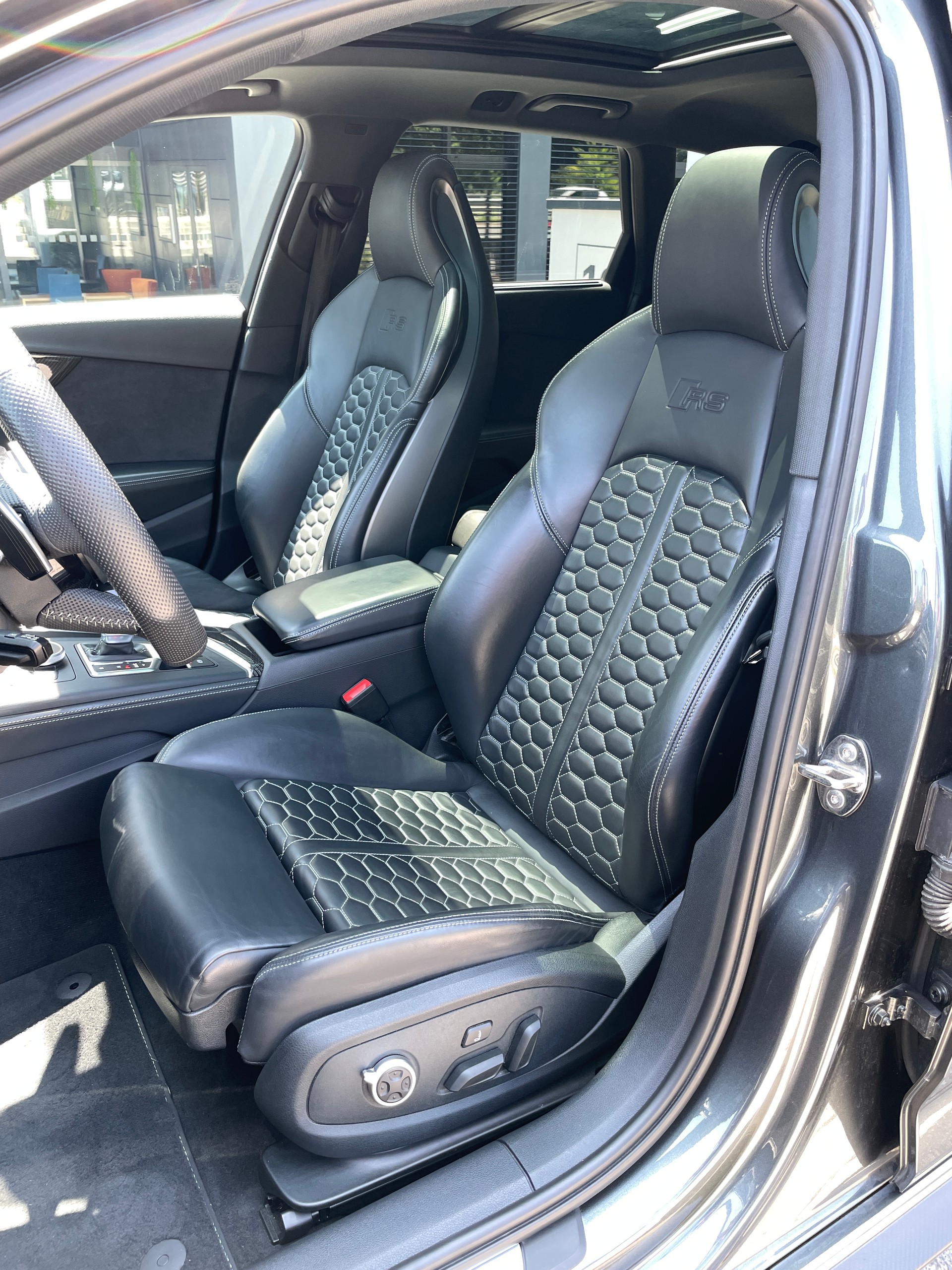 AUDI RS4 Avant 2.9 TFSI quattro tiptronic-image-13
