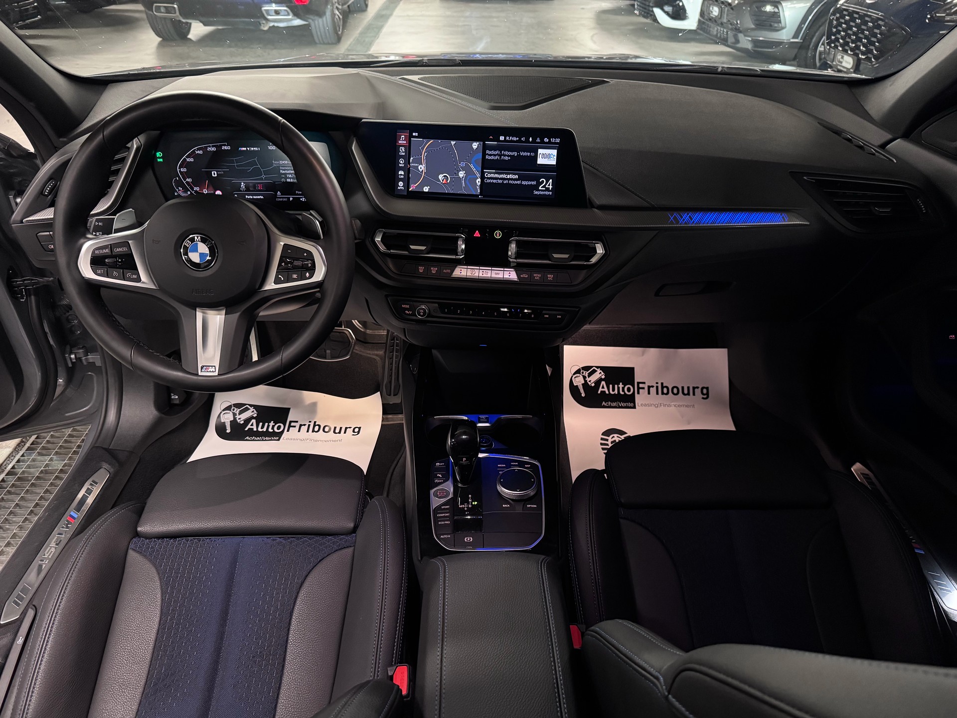 BMW M135i xDrive Steptronic-image-4