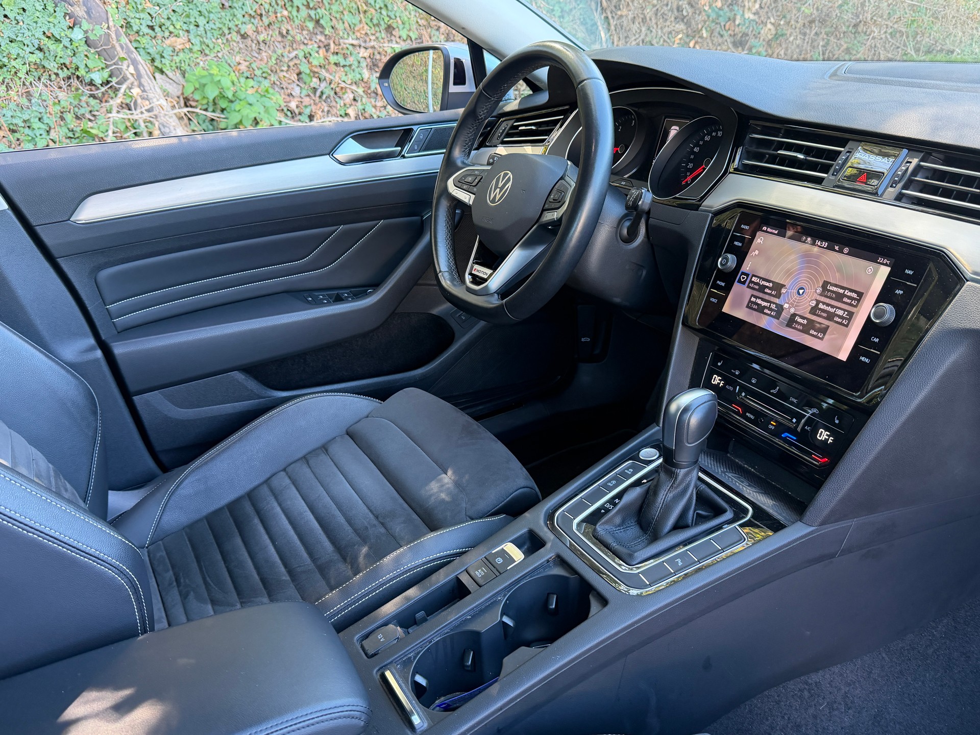 VW Passat 2.0 TDI BMT Elegance 4Motion DSG-image-19