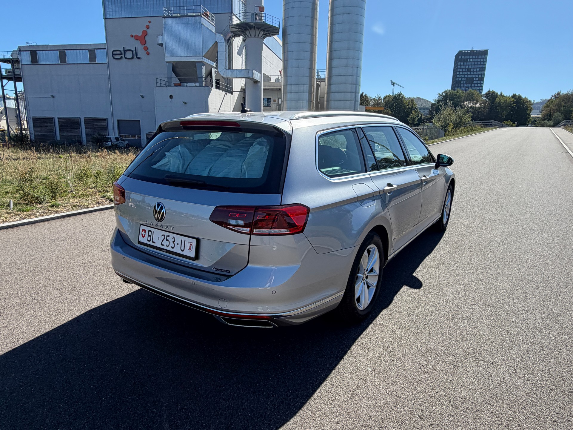 VW Passat 2.0 TDI BMT Elegance 4Motion DSG-image-8