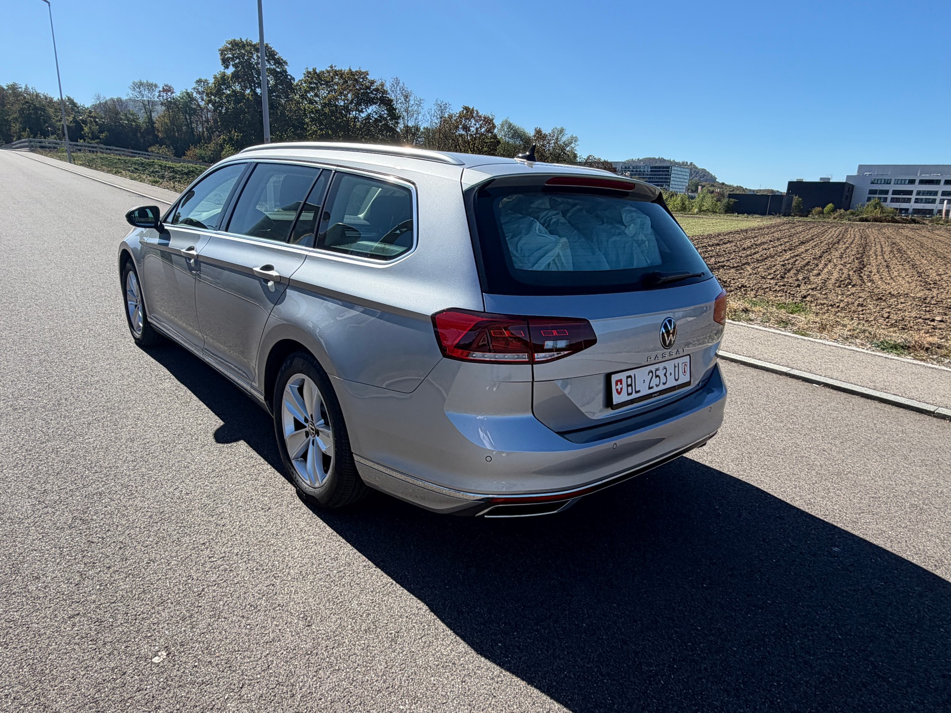 VW Passat 2.0 TDI BMT Elegance 4Motion DSG-image-15
