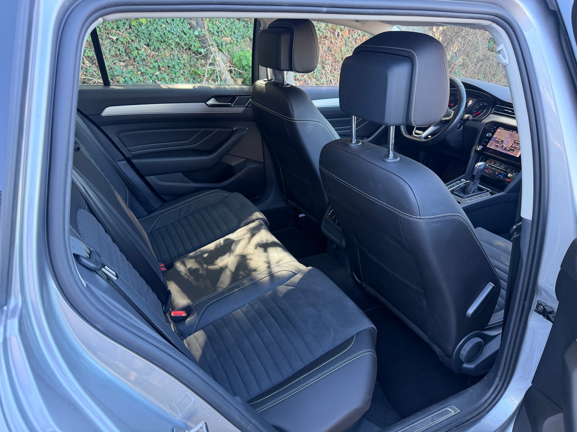 VW Passat 2.0 TDI BMT Elegance 4Motion DSG-image-11