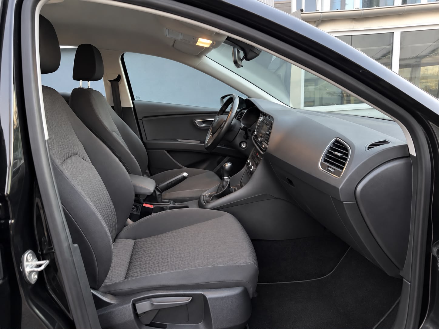 SEAT Leon ST 1.4 TSI FR-image-16
