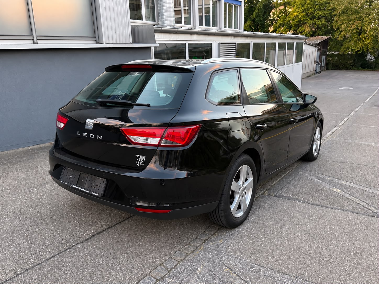 SEAT Leon ST 1.4 TSI FR-image-2