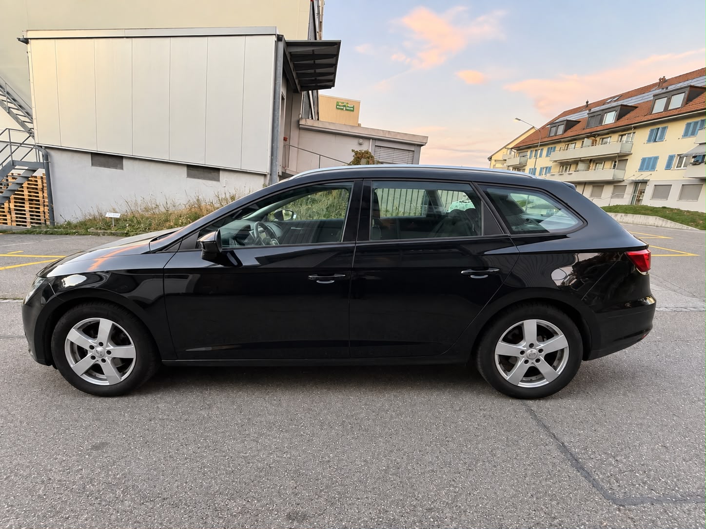 SEAT Leon ST 1.4 TSI FR-image-5
