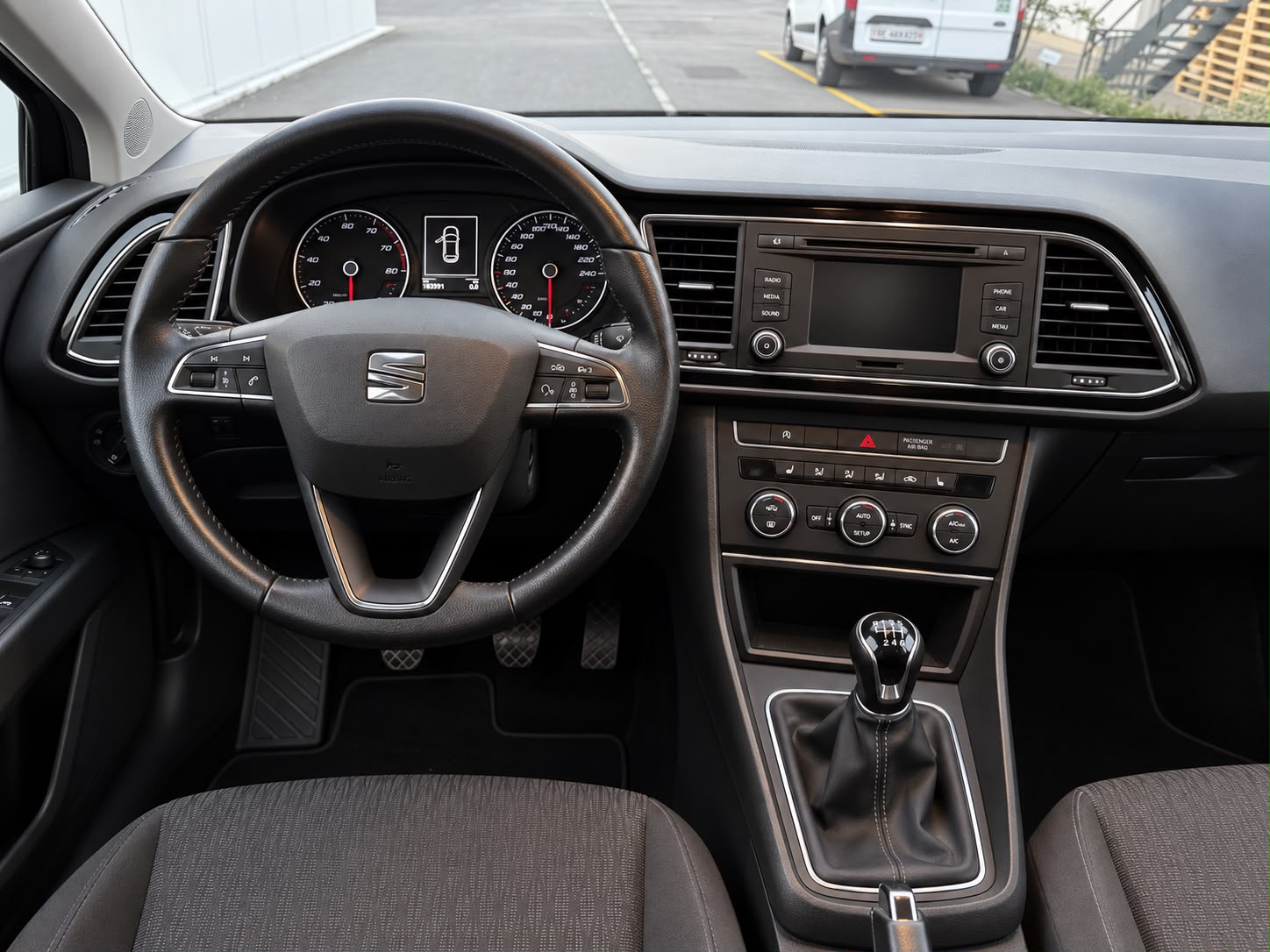 SEAT Leon ST 1.4 TSI FR-image-10