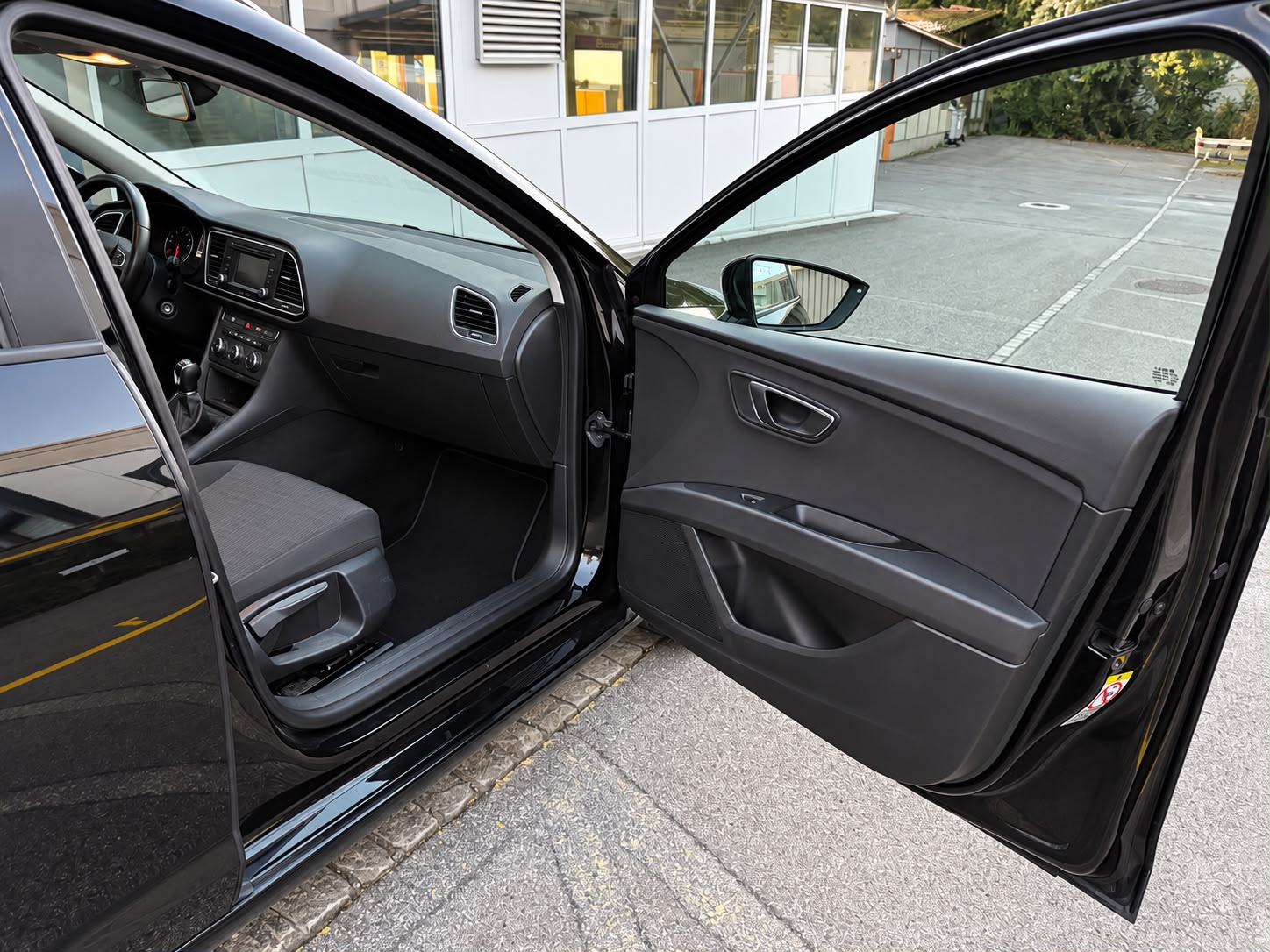 SEAT Leon ST 1.4 TSI FR-image-15