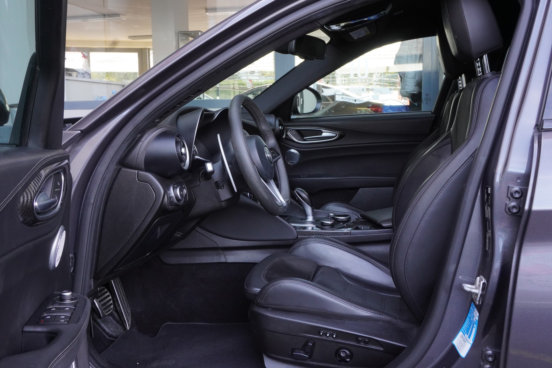 ALFA ROMEO Giulia 2.0 Veloce Q4 Automatic-image-8