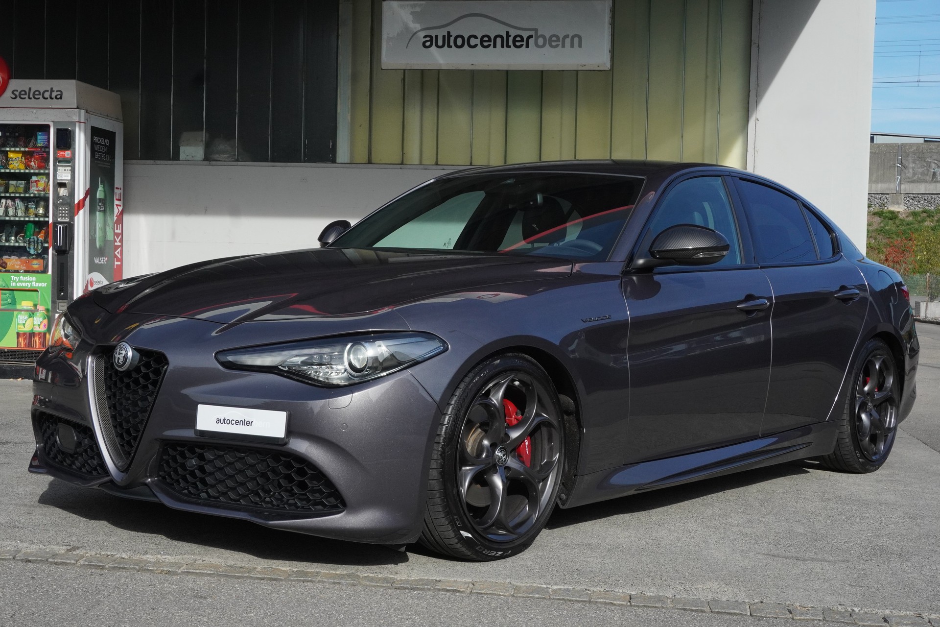ALFA ROMEO Giulia 2.0 Veloce Q4 Automatic-image-1