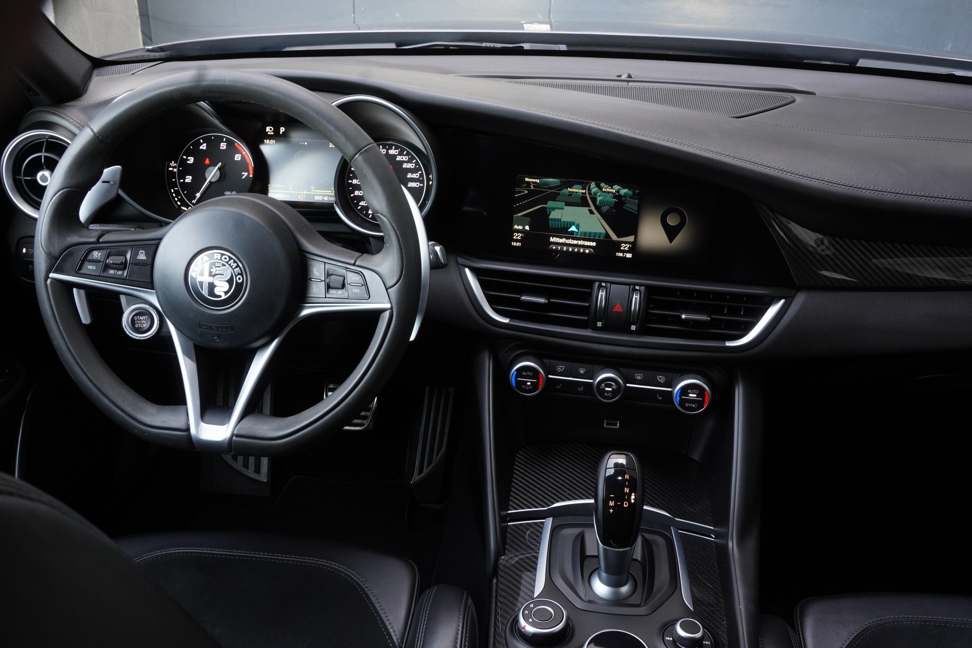 ALFA ROMEO Giulia 2.0 Veloce Q4 Automatic-image-10