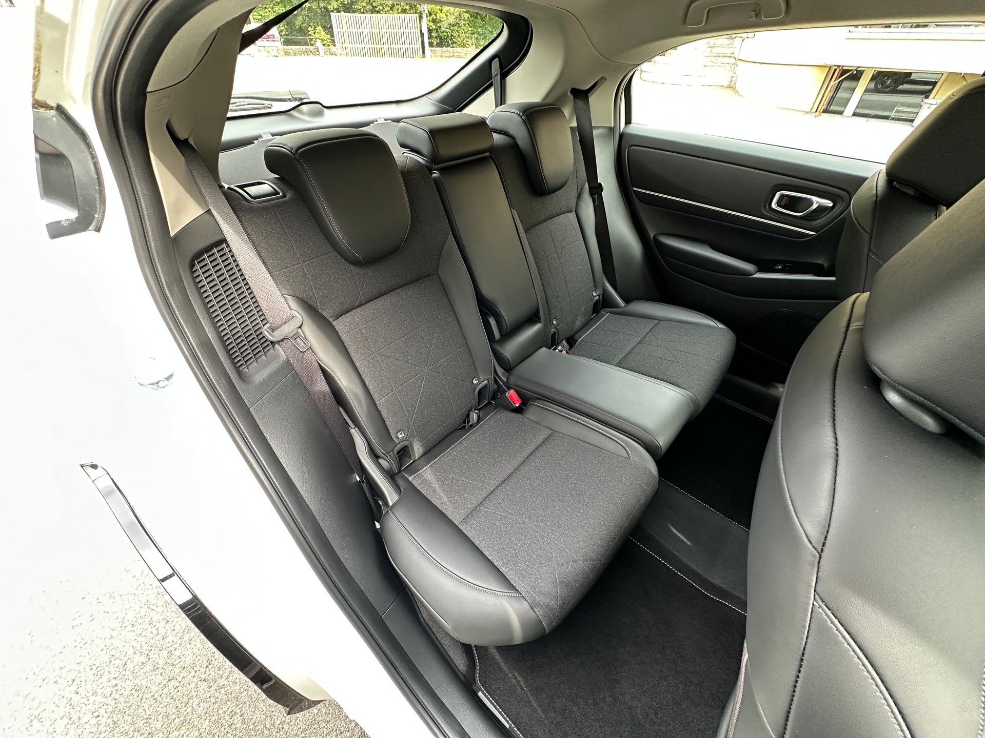 HONDA HR-V 1.5i-MMD Advance CVT-image-13