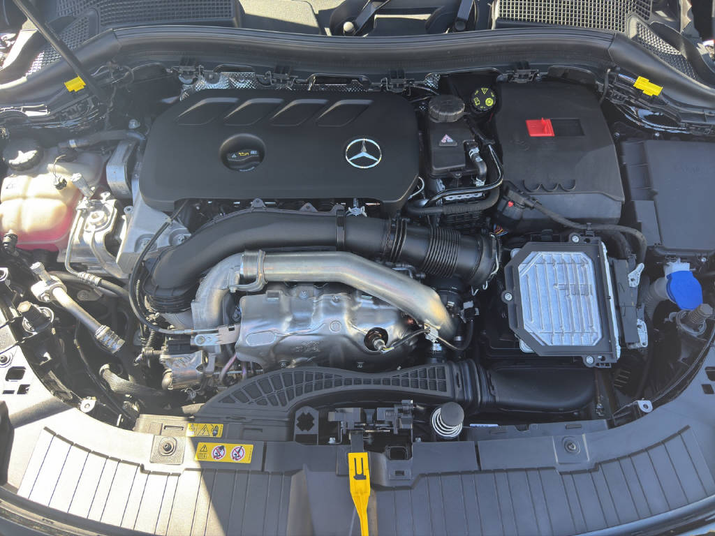 MERCEDES-BENZ GLA 250 Swiss Star-image-9