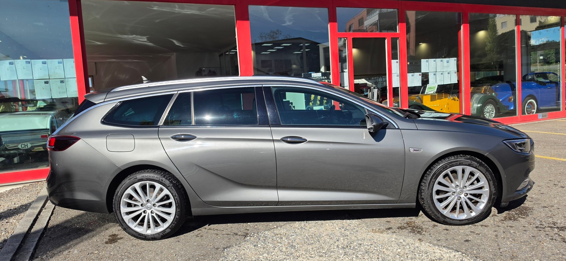 OPEL Insignia 2.0 BiDTI Sports Tourer Excellence 4WD Auto-image-1