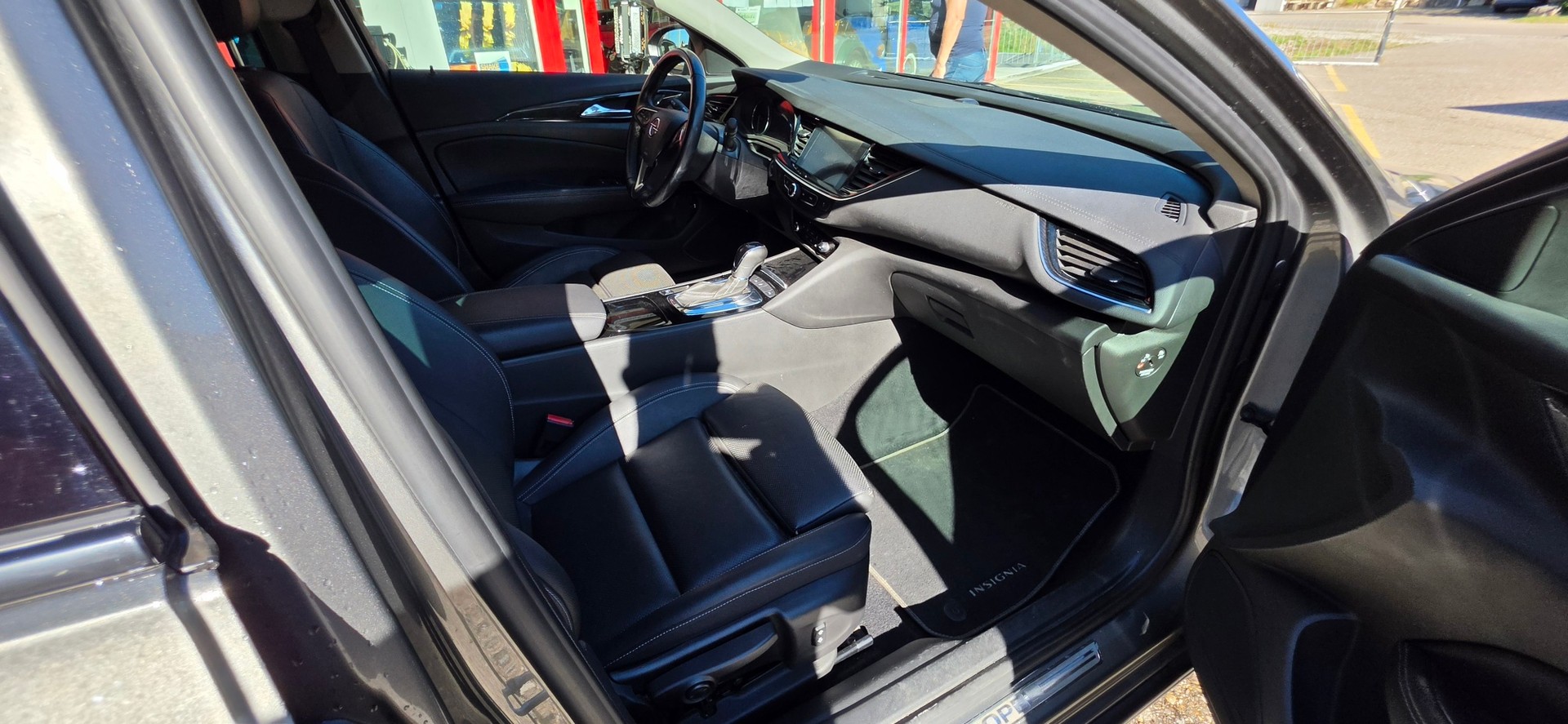 OPEL Insignia 2.0 BiDTI Sports Tourer Excellence 4WD Auto-image-14