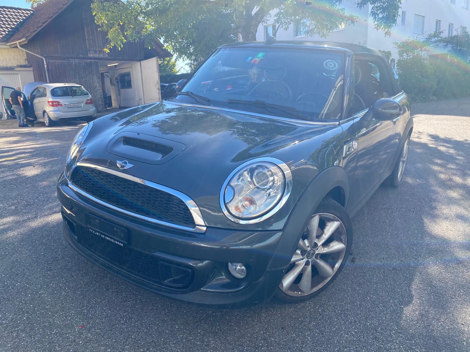 MINI Cooper S Cabriolet-image-1