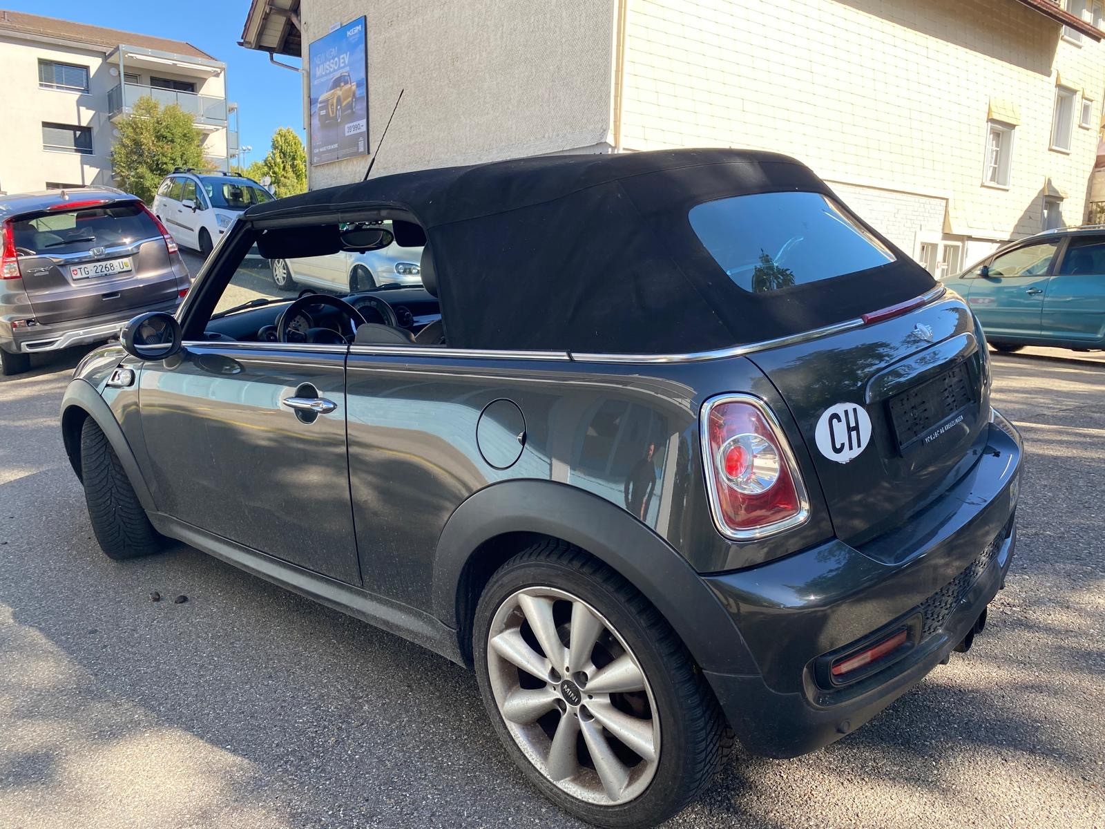 MINI Cooper S Cabriolet-image-6