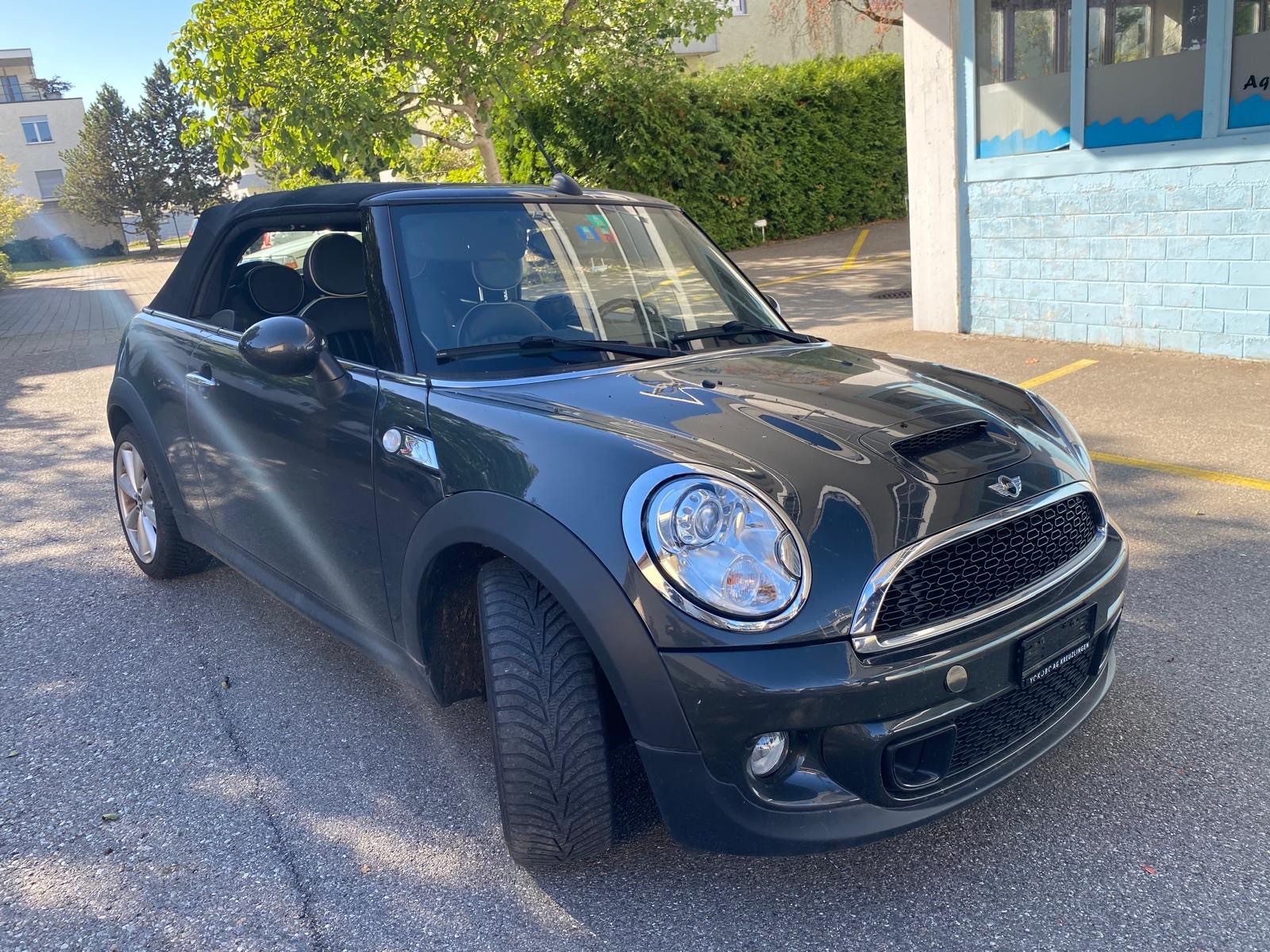 MINI Cooper S Cabriolet-image-0