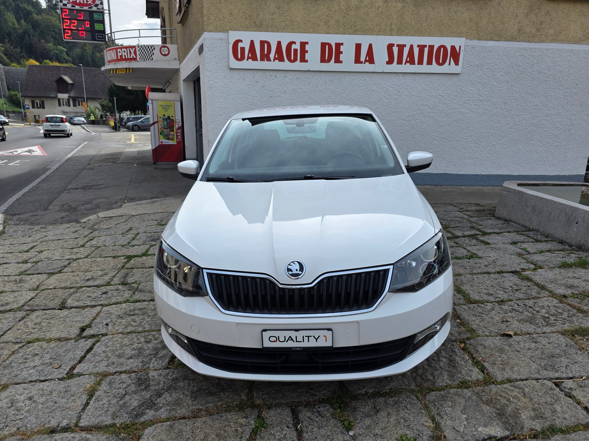 SKODA Fabia 1.0 TSI Ambition-image-1