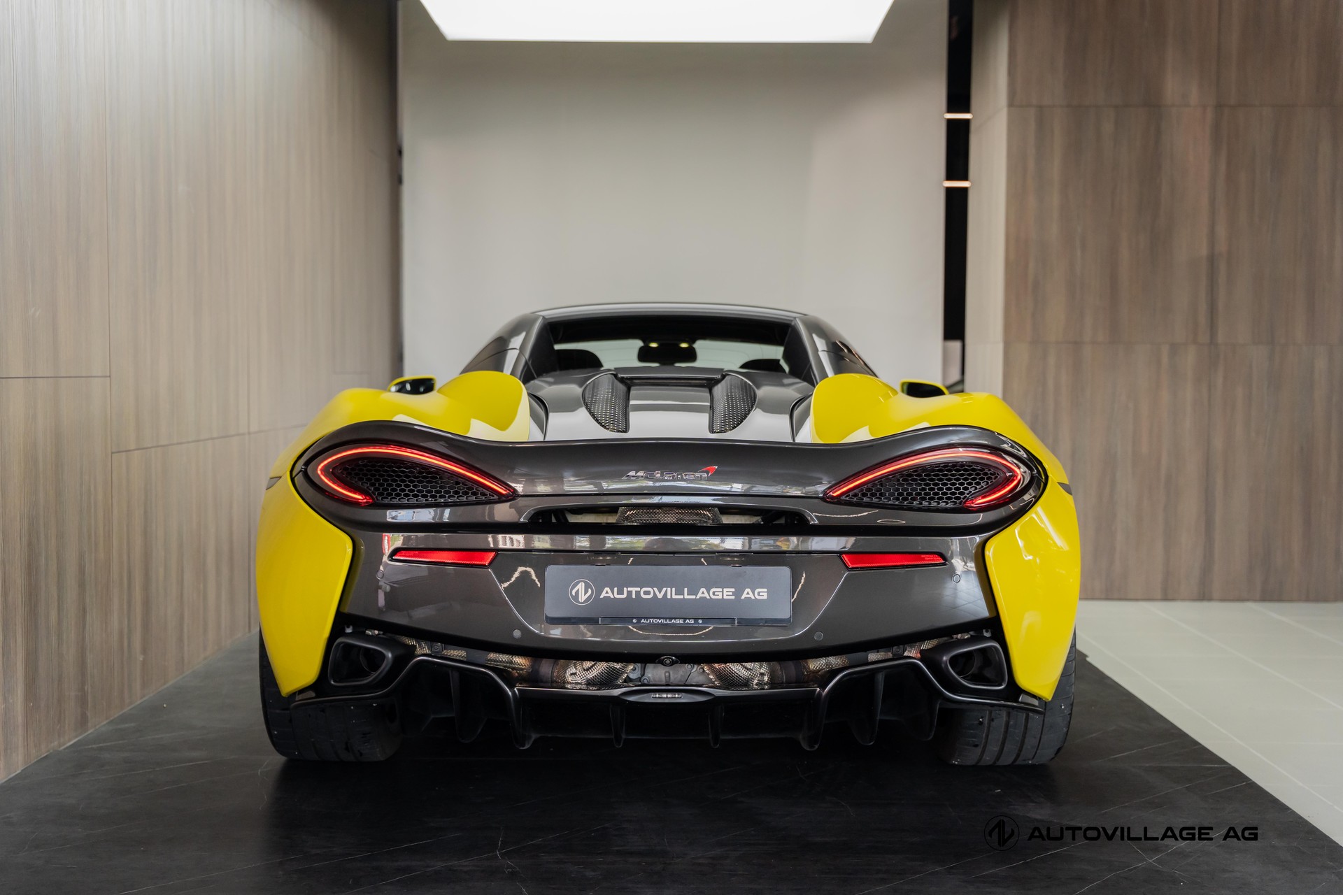 McLAREN 570S Spider 3.8 V8 SSG-image-23
