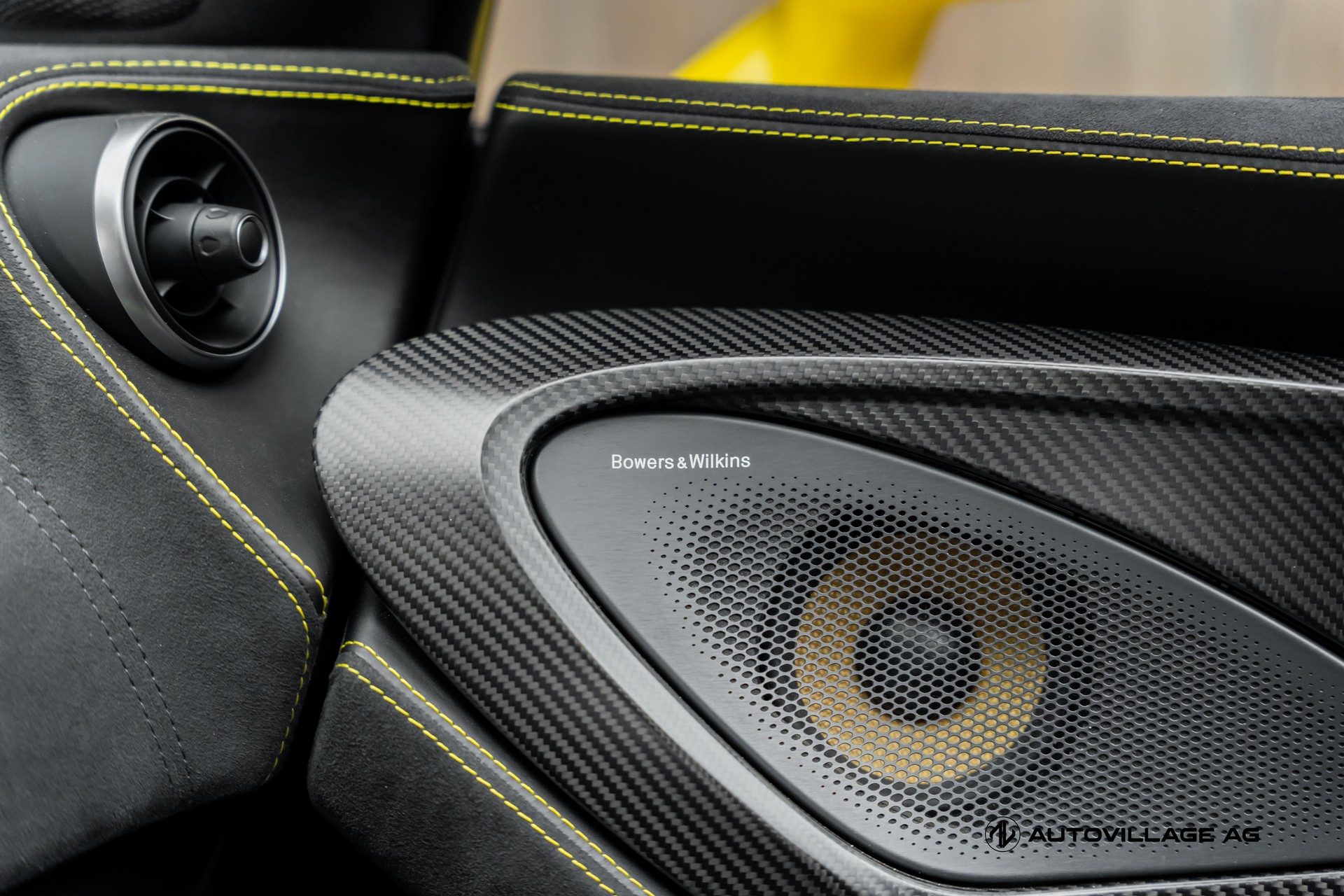 McLAREN 570S Spider 3.8 V8 SSG-image-14