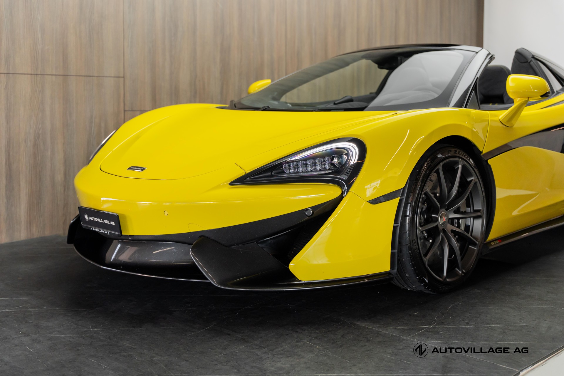 McLAREN 570S Spider 3.8 V8 SSG-image-18