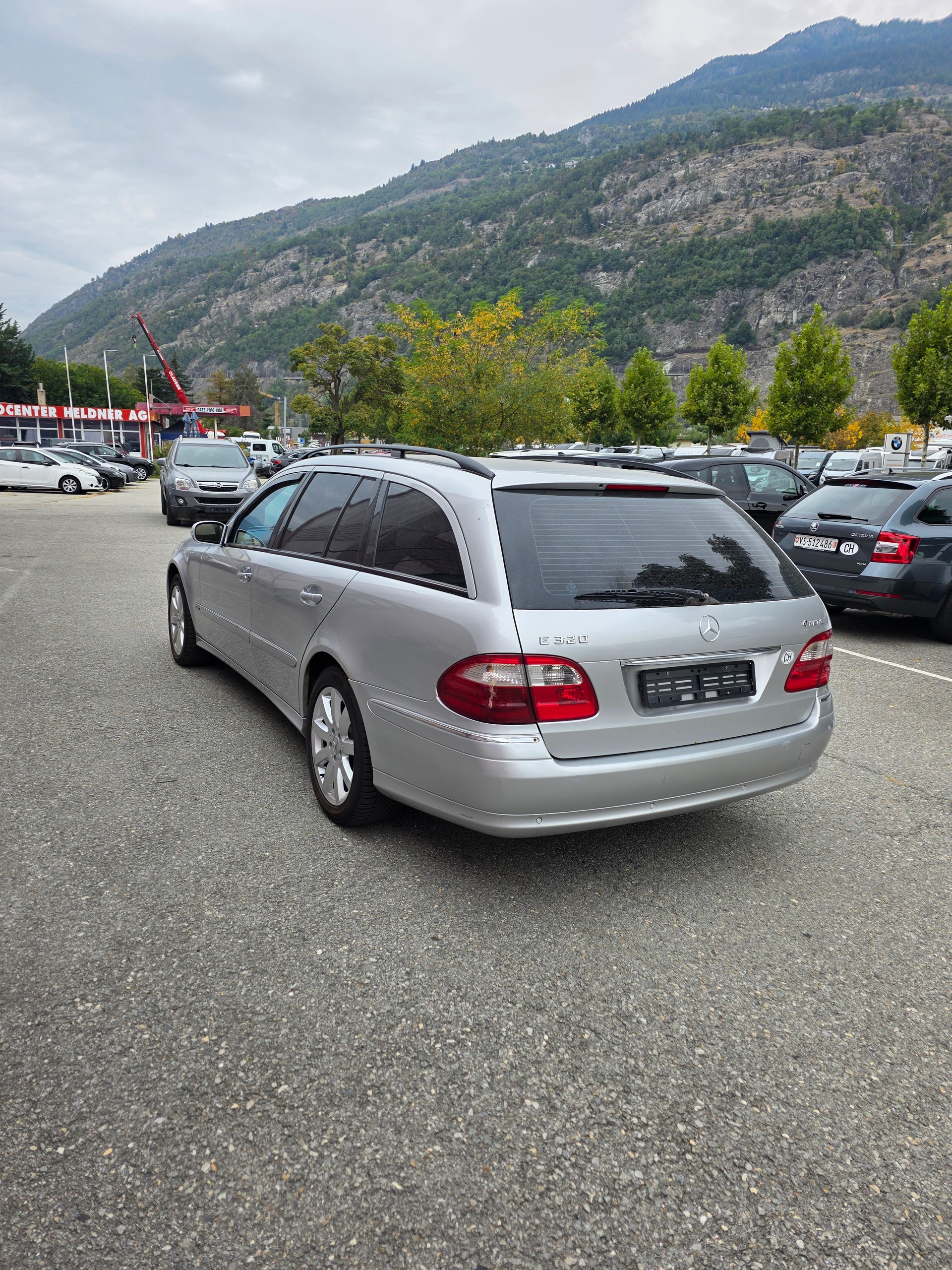 MERCEDES-BENZ E 320 Classic 4Matic Automatic-image-5